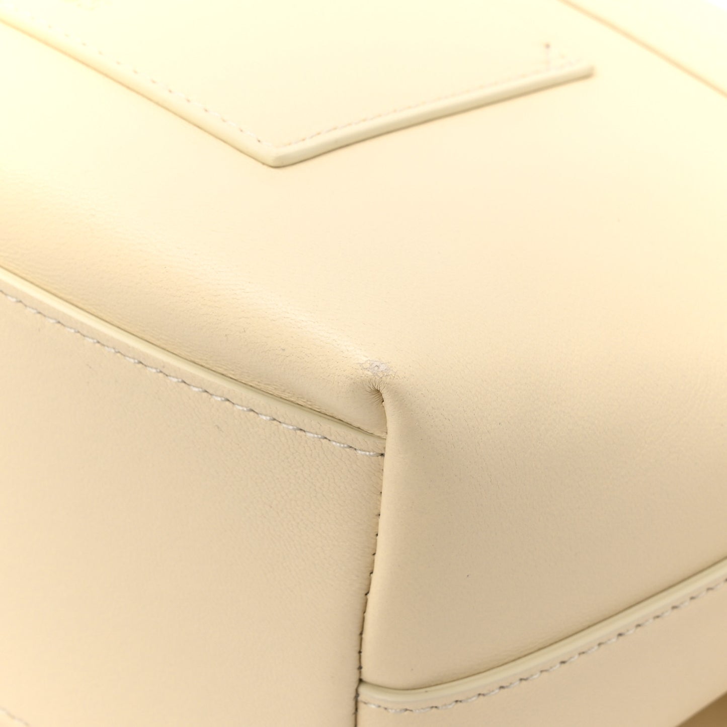 Smooth Calfskin Le Rond Carre Shoulder Bag Light Ivory