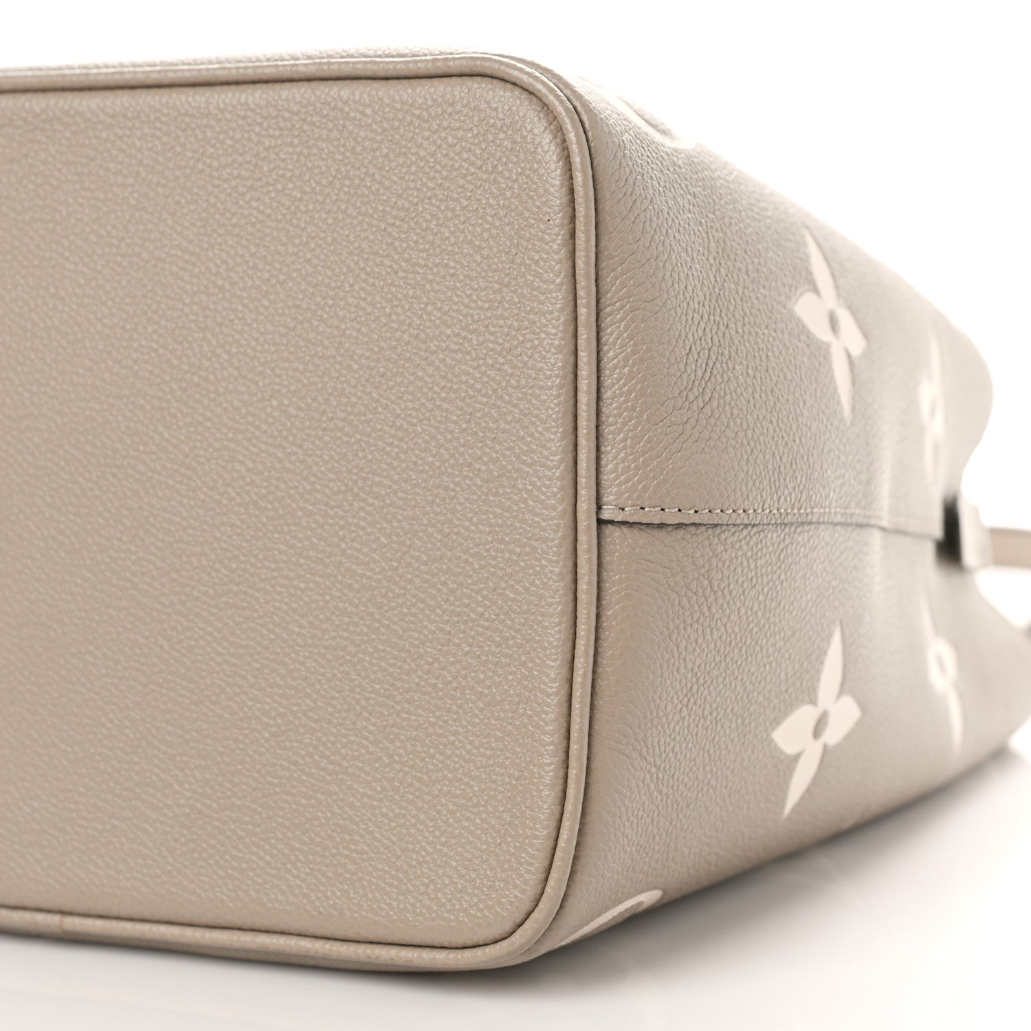 Louis Vuitton Empreinte Monogram Giant Neonoe MM Tourterelle Creme 8 of 8