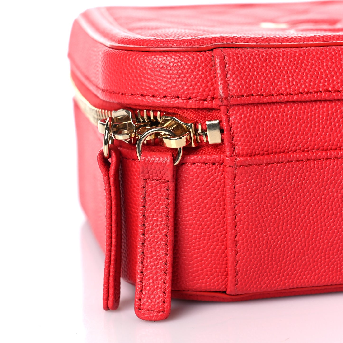 Caviar Quilted Medium CC Filigree Vanity Case Red