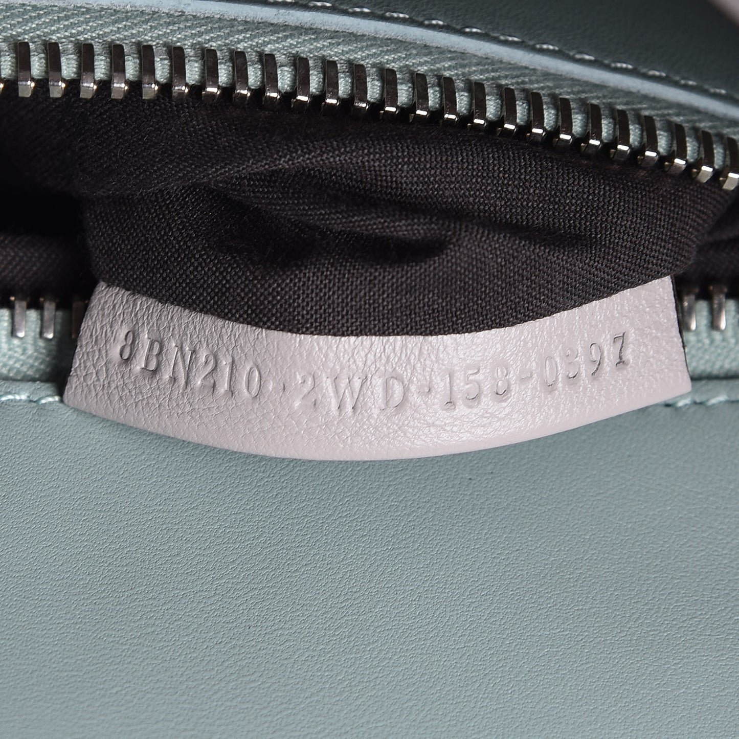 Vitello Dolce Shiny Nappa Large Peekaboo Iconic Satchel Grey