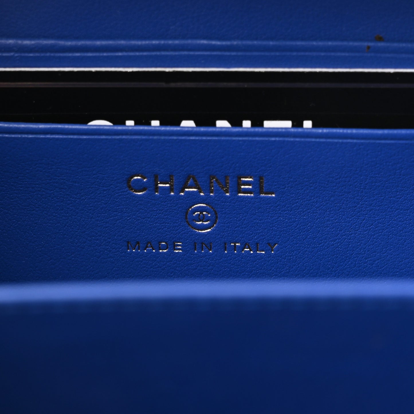 Caviar Quilted Filigree Vanity Clutch With Chain Blue White Red