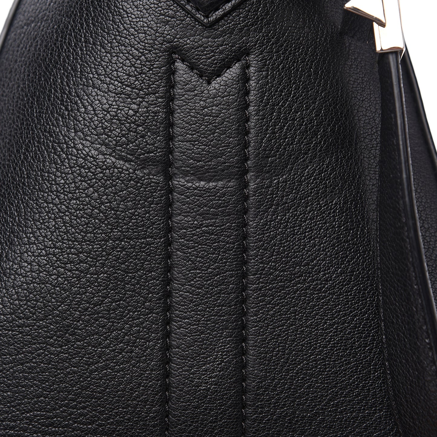 Sugar Goatskin Medium Antigona Black