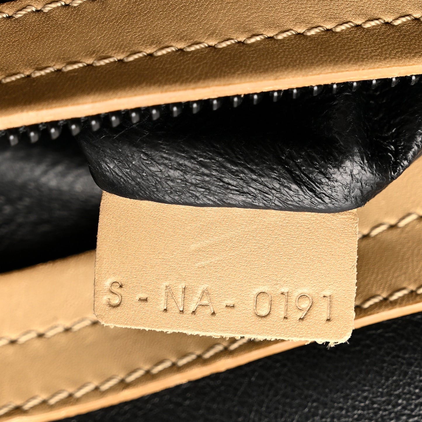 Suede Medium Phantom Luggage Dune