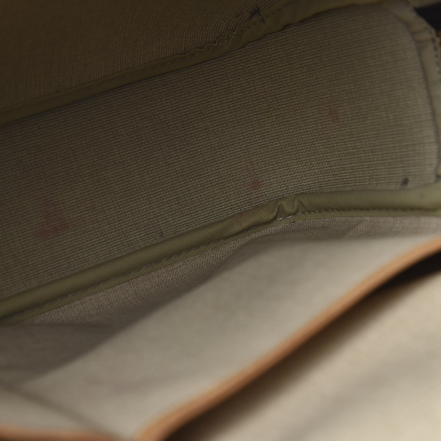 Louis Vuitton Monogram Reporter GM 14 of 18