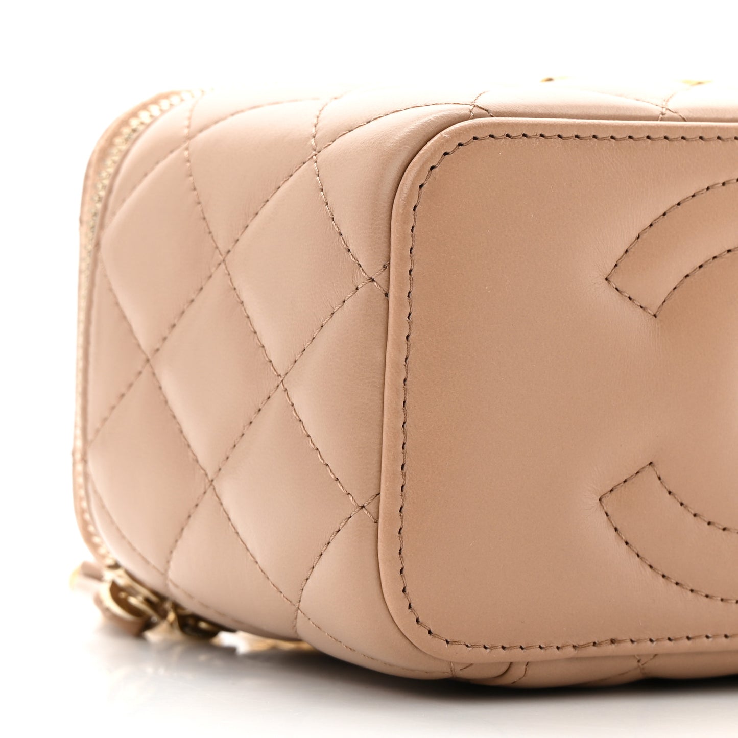 Lambskin Quilted Pearl Crush Small Vanity Case With Chain Beige