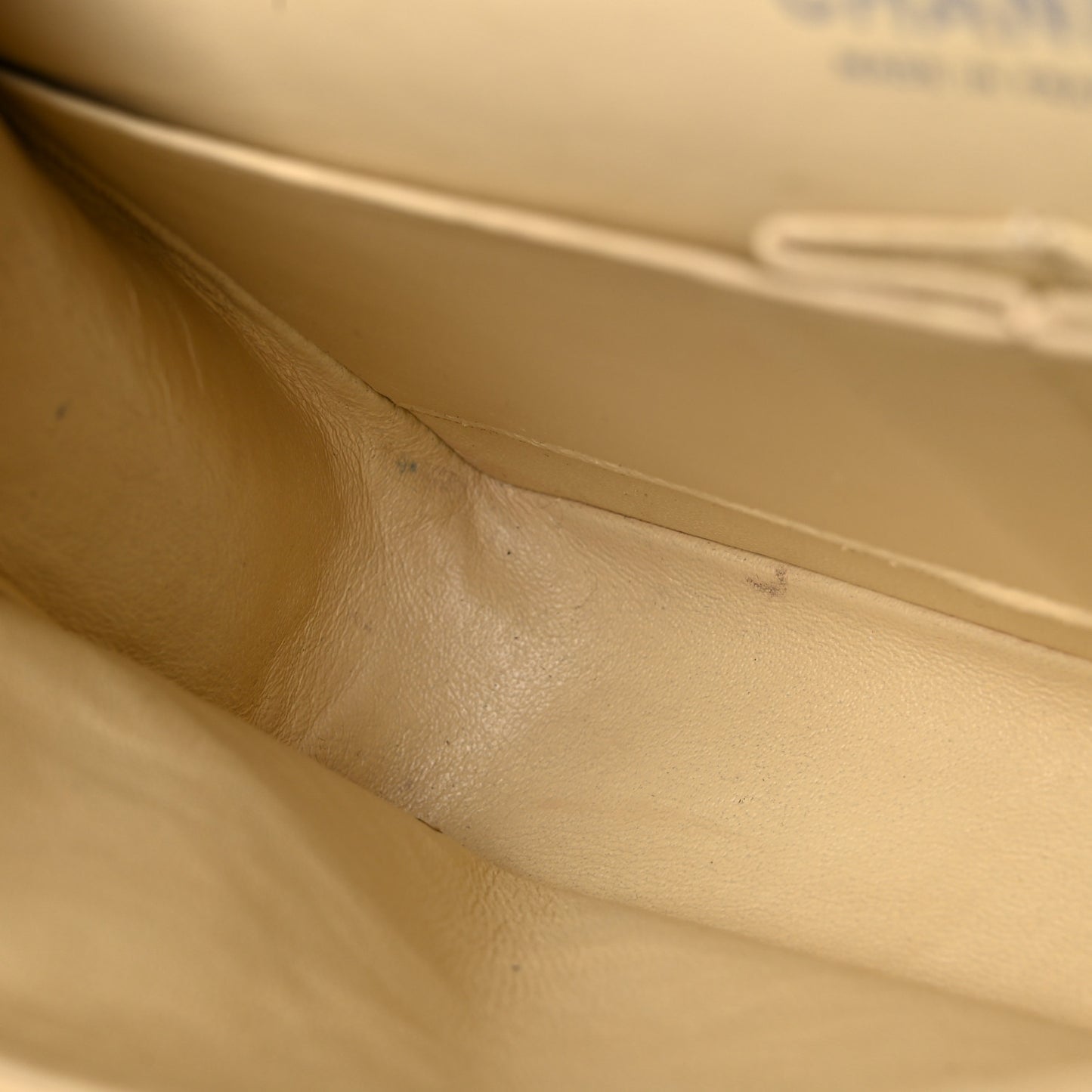 Caviar Quilted Medium Double Flap Beige Clair