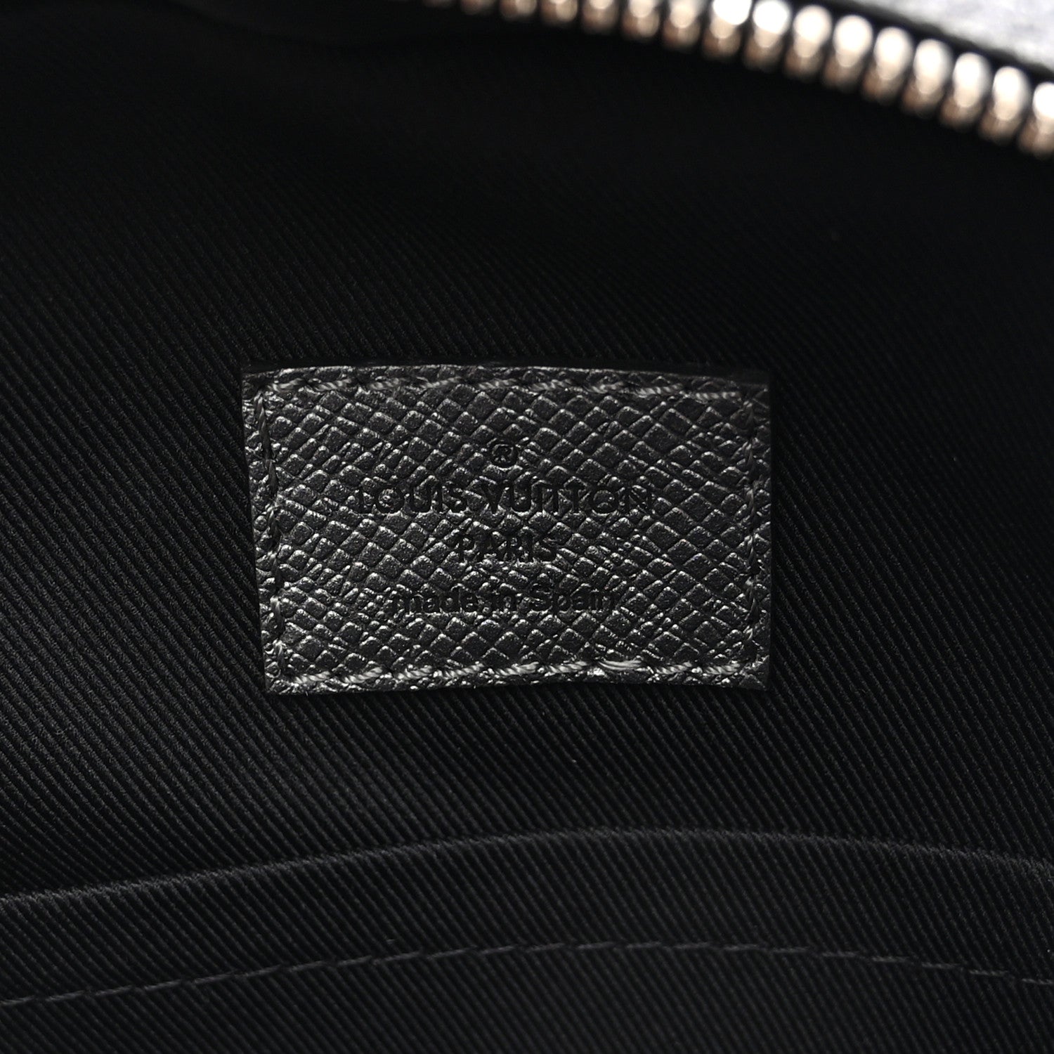 Louis Vuitton Taigarama Outdoor Slingbag Gunmetal Silver 6 of 9