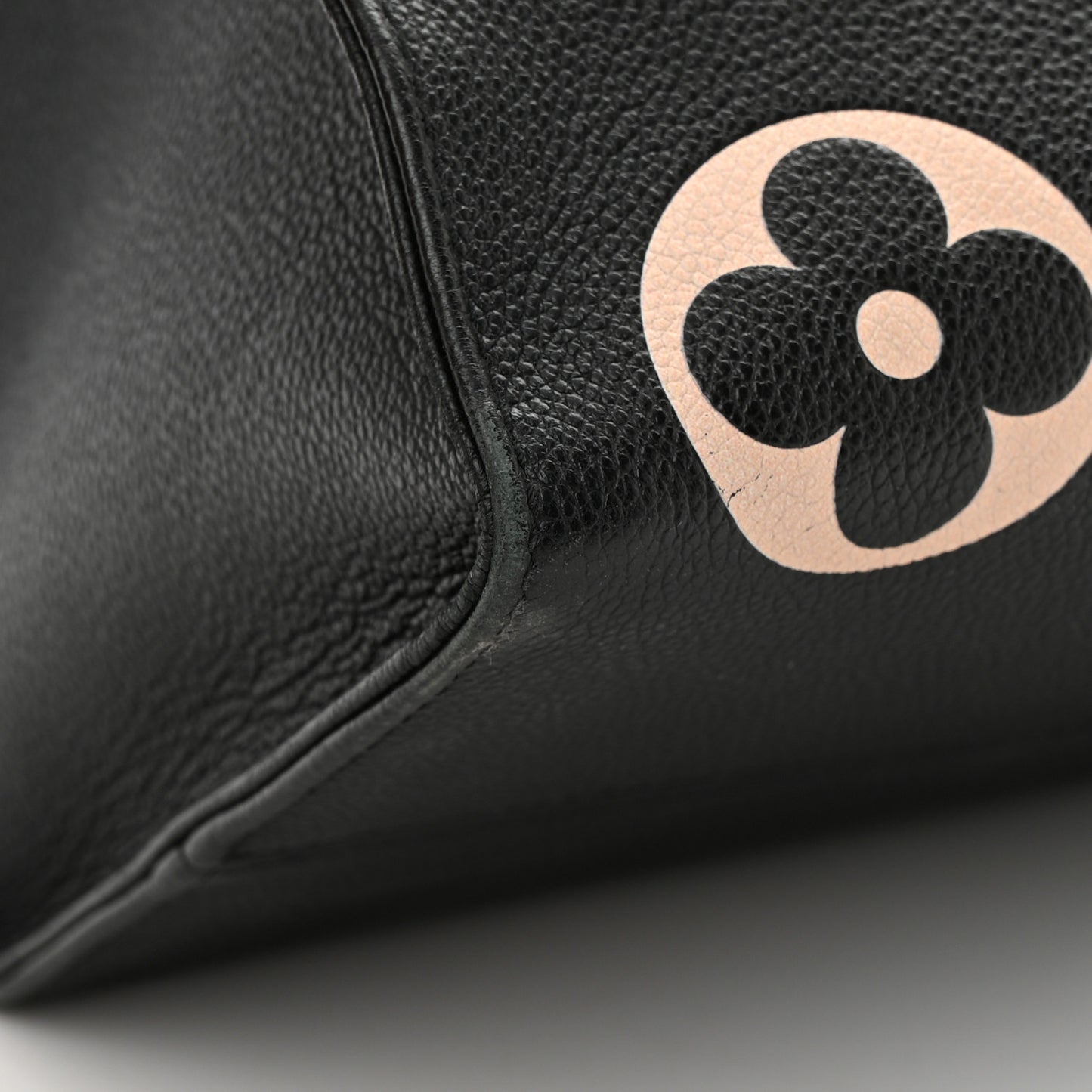 Empreinte Monogram Giant Onthego MM Black Beige