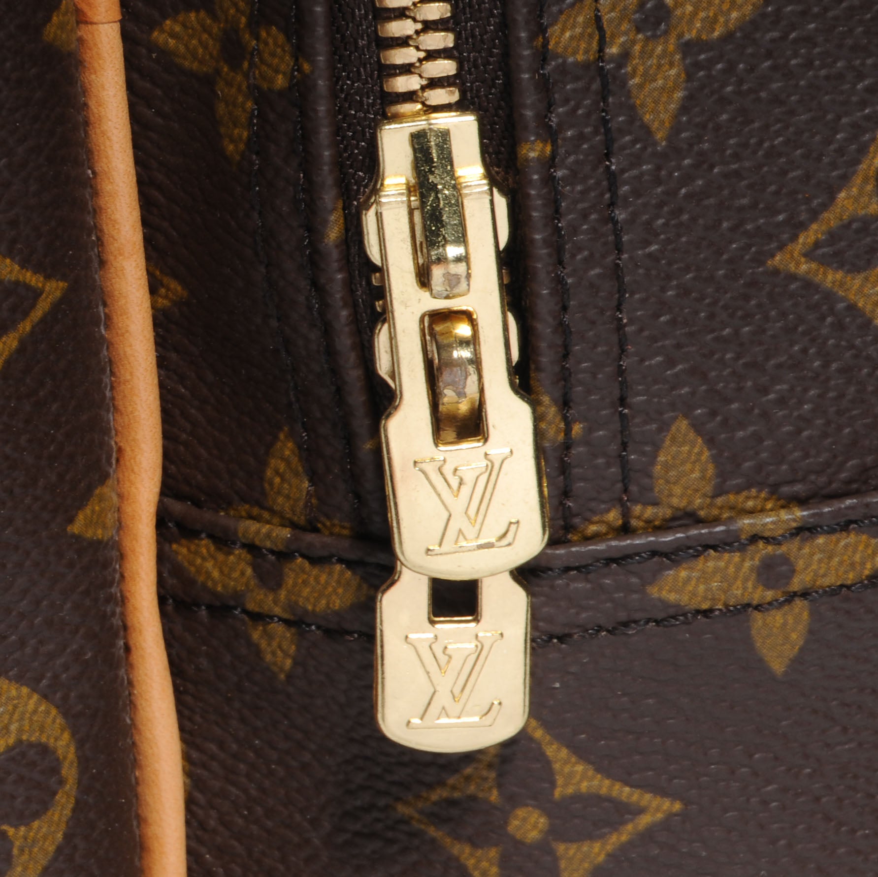 Louis Vuitton Monogram Alize 24 Heures Luggage 9 of 9