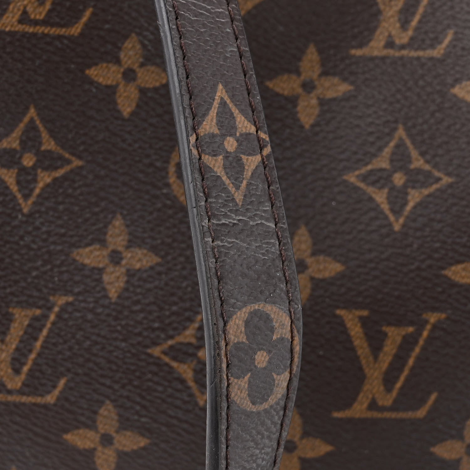 Louis Vuitton Monogram Montaigne MM 19 of 23