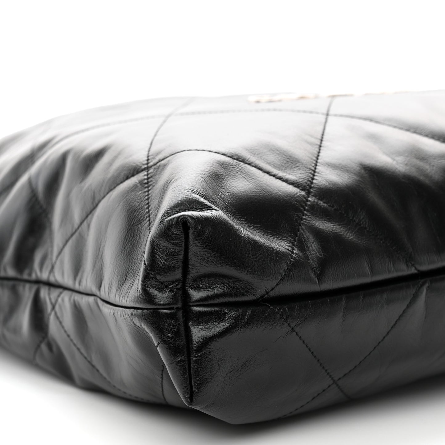 Shiny Calfskin Quilted Chanel 22 Black