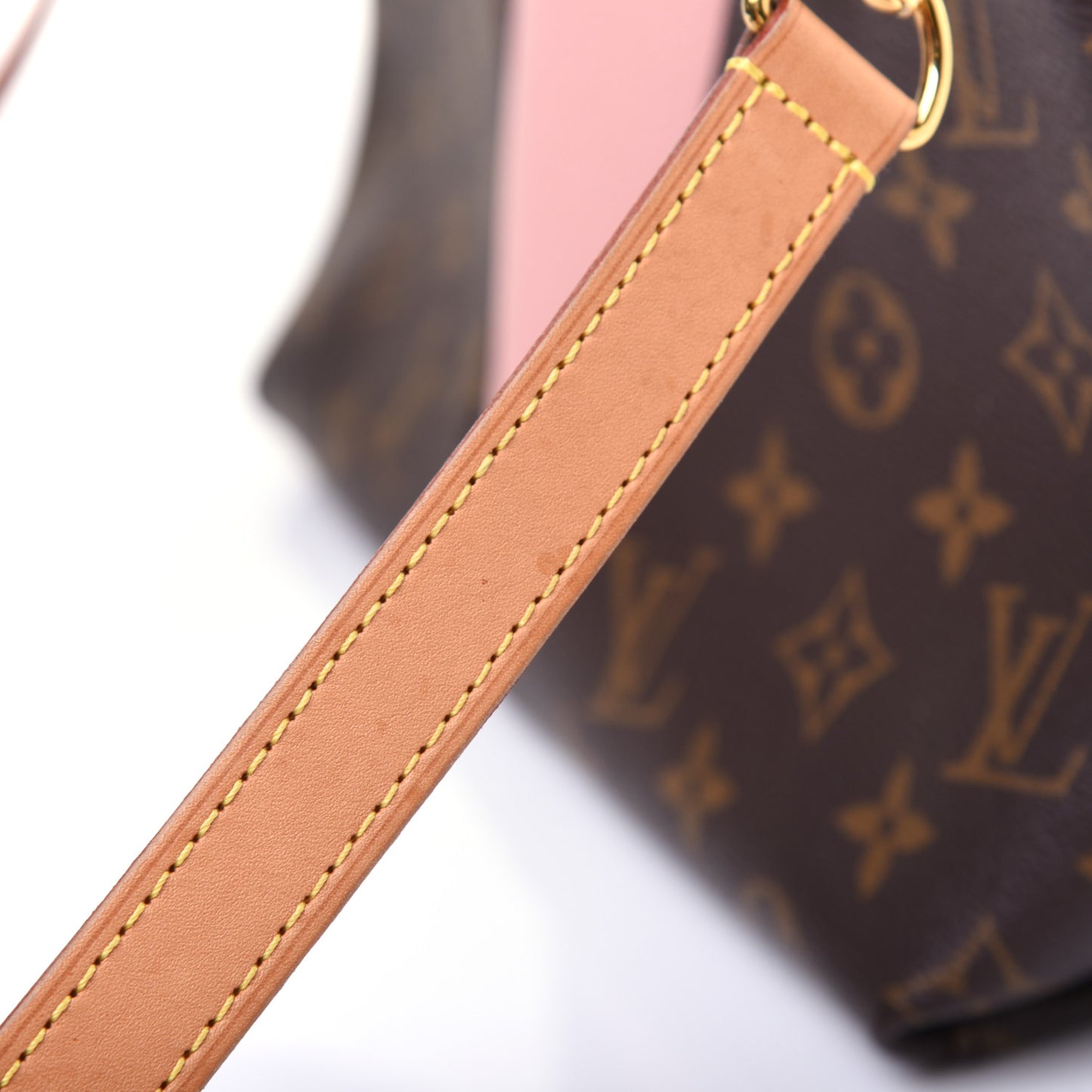 Monogram V Tote BB Rose Poudre