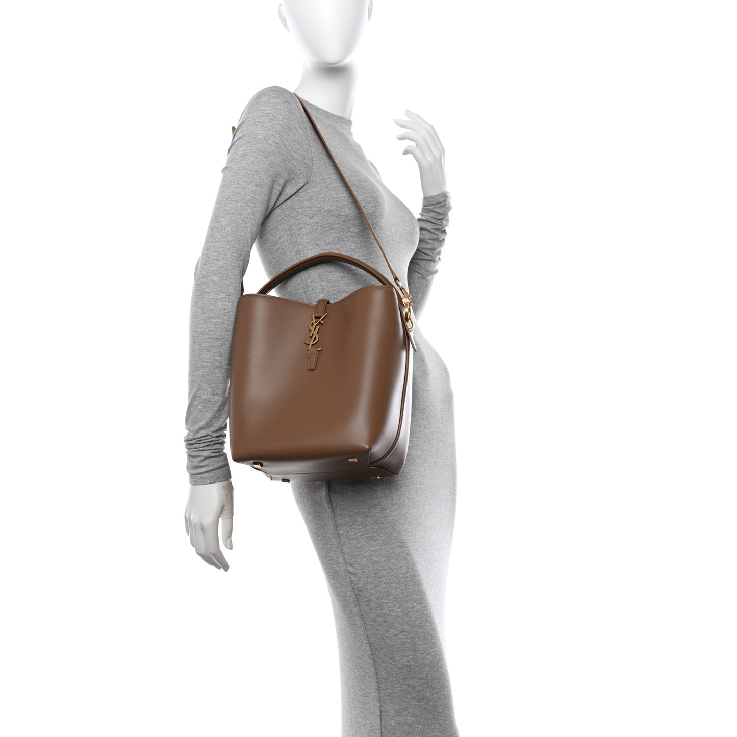 Shiny Calfskin Le 37 Bucket Bag Dark Cork