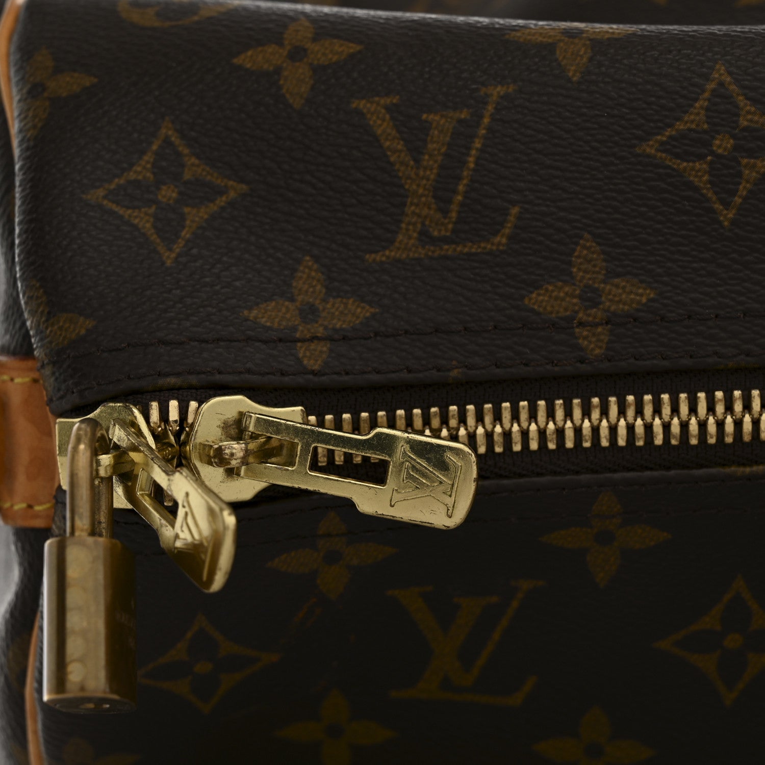 Louis Vuitton Monogram Keepall Bandouliere 60 11 of 14
