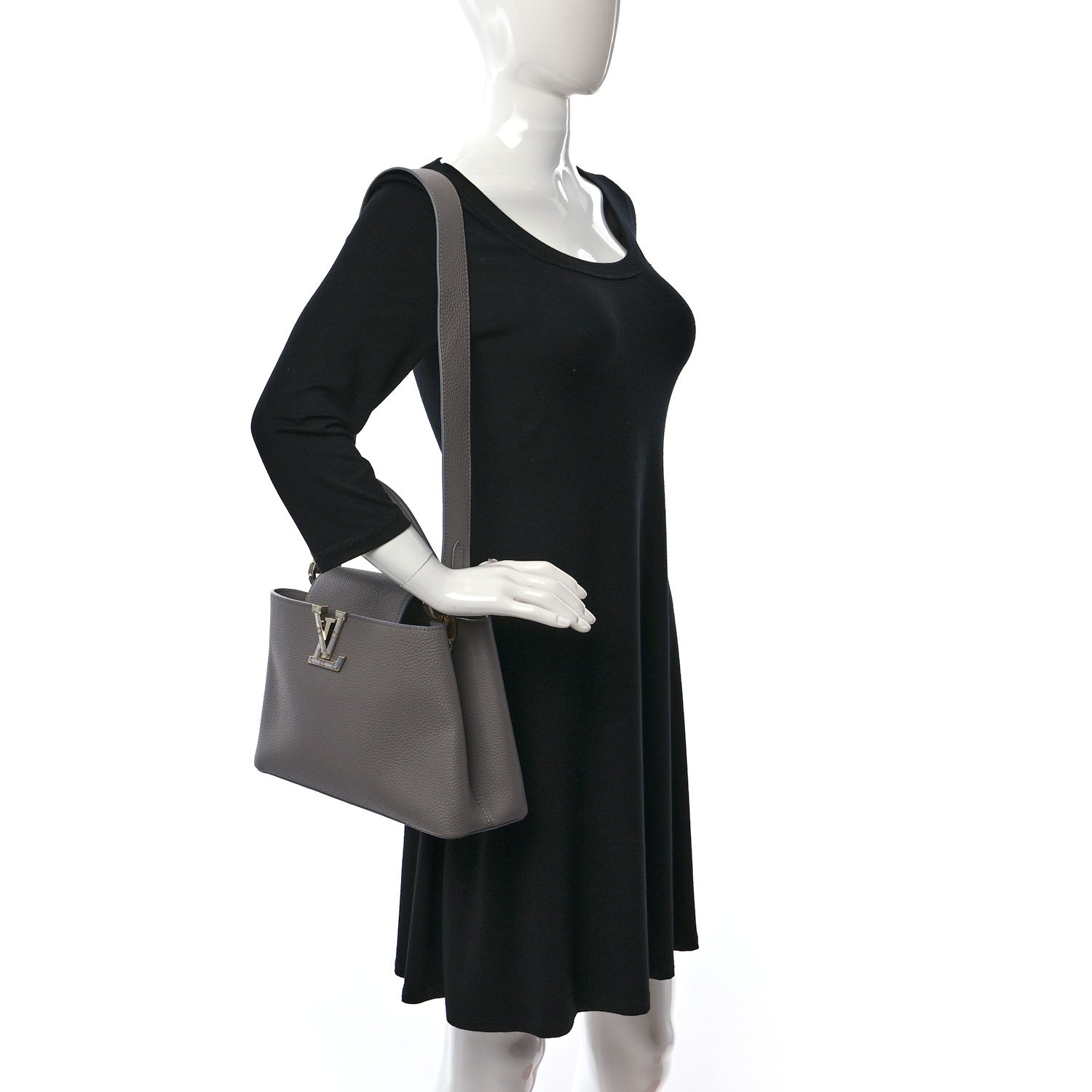 Louis Vuitton Taurillon Moonstone Capucines MM Galet 2 of 8