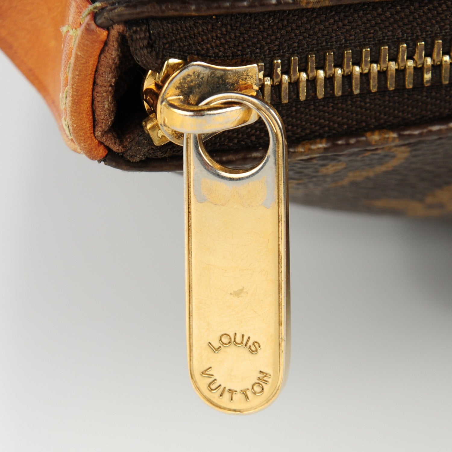 Louis Vuitton Monogram Totally MM 9 of 15