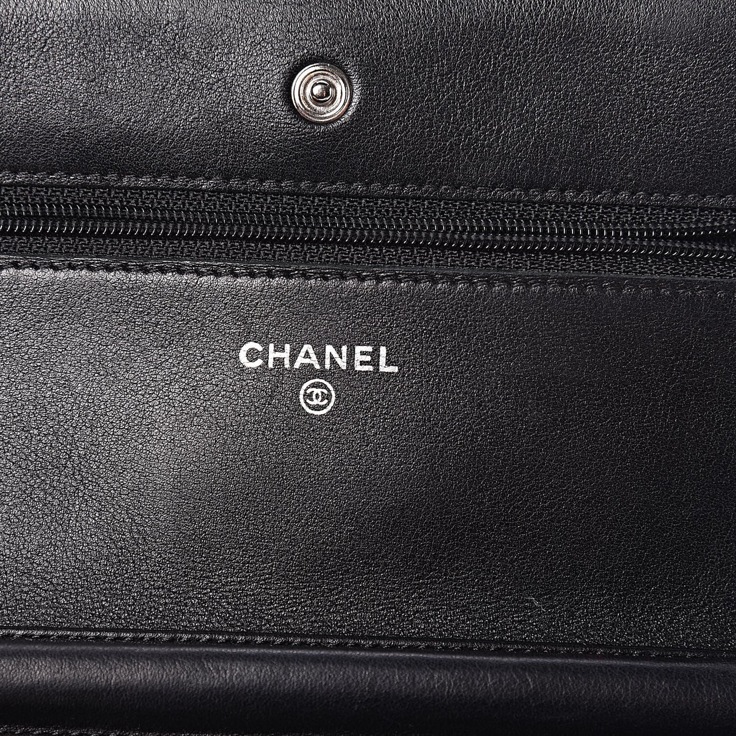 Patent Quilted Wallet On Chain WOC Black
