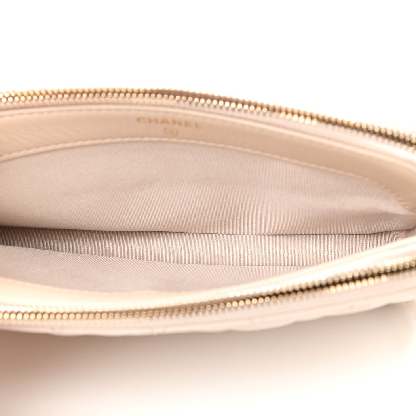 Lambskin Quilted Small Clutch With Chain Off White