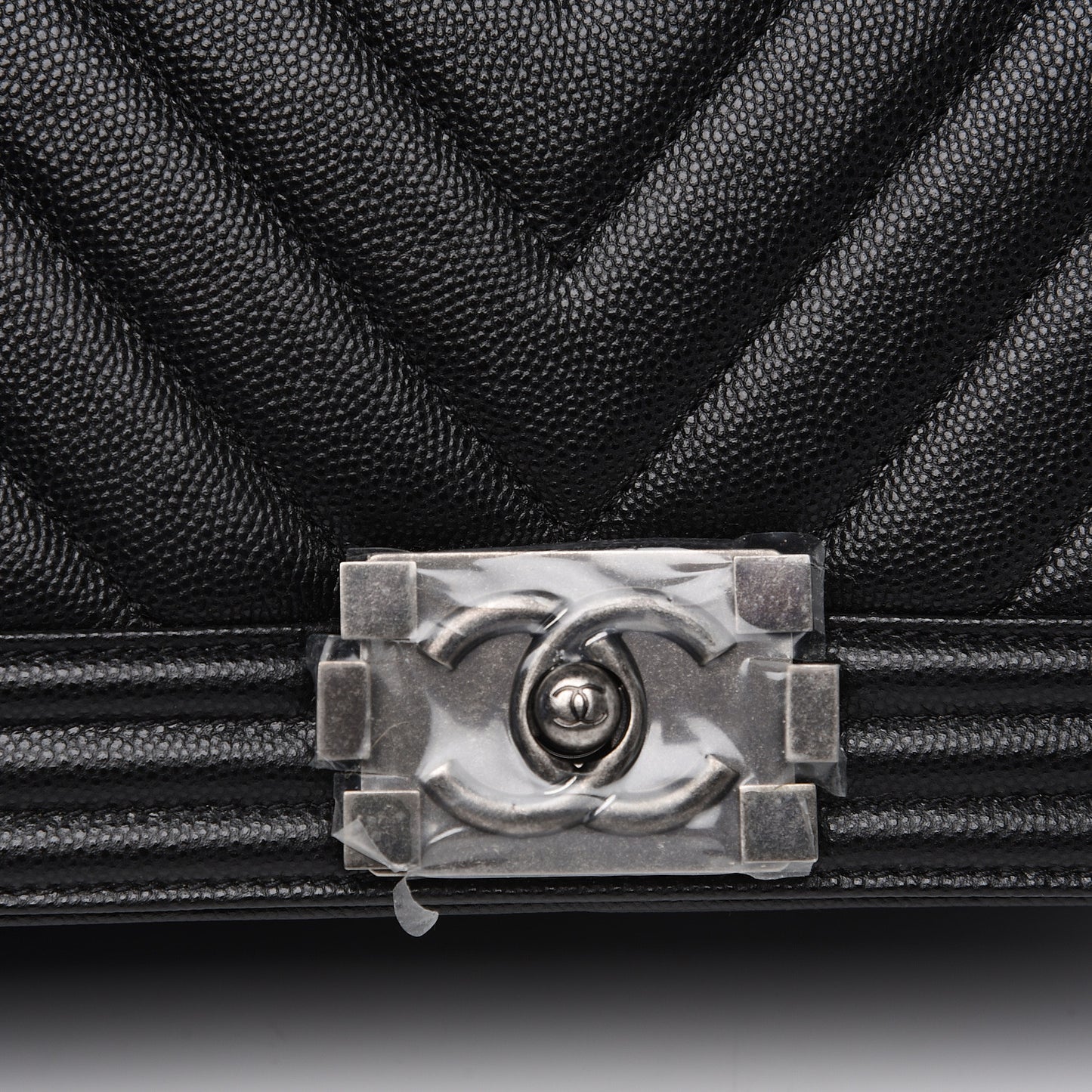 Caviar Chevron Quilted Medium Boy Flap Black