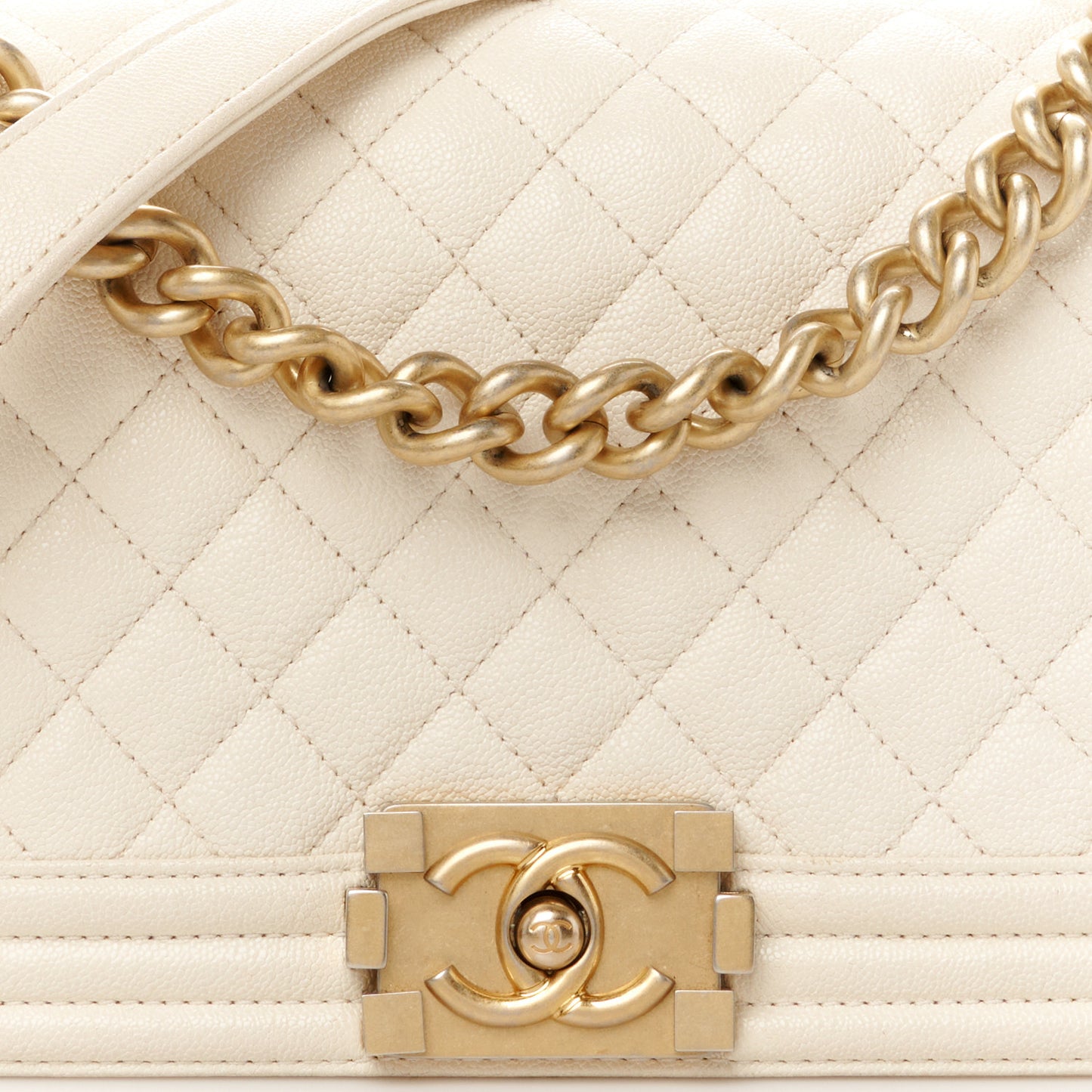 Caviar Quilted Medium Boy Flap White