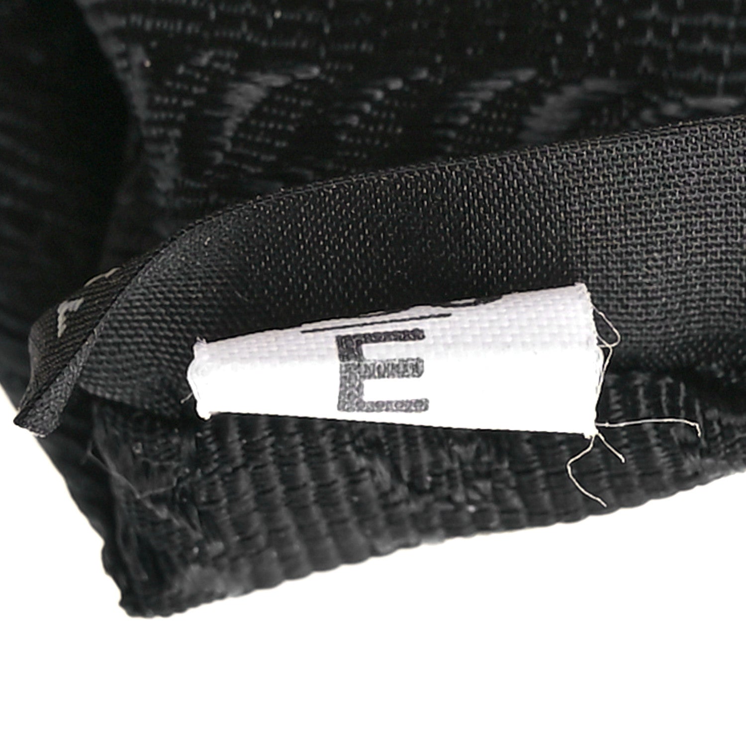 Prada Saffiano Re-Edition 2005 Shoulder Bag White 8 of 14