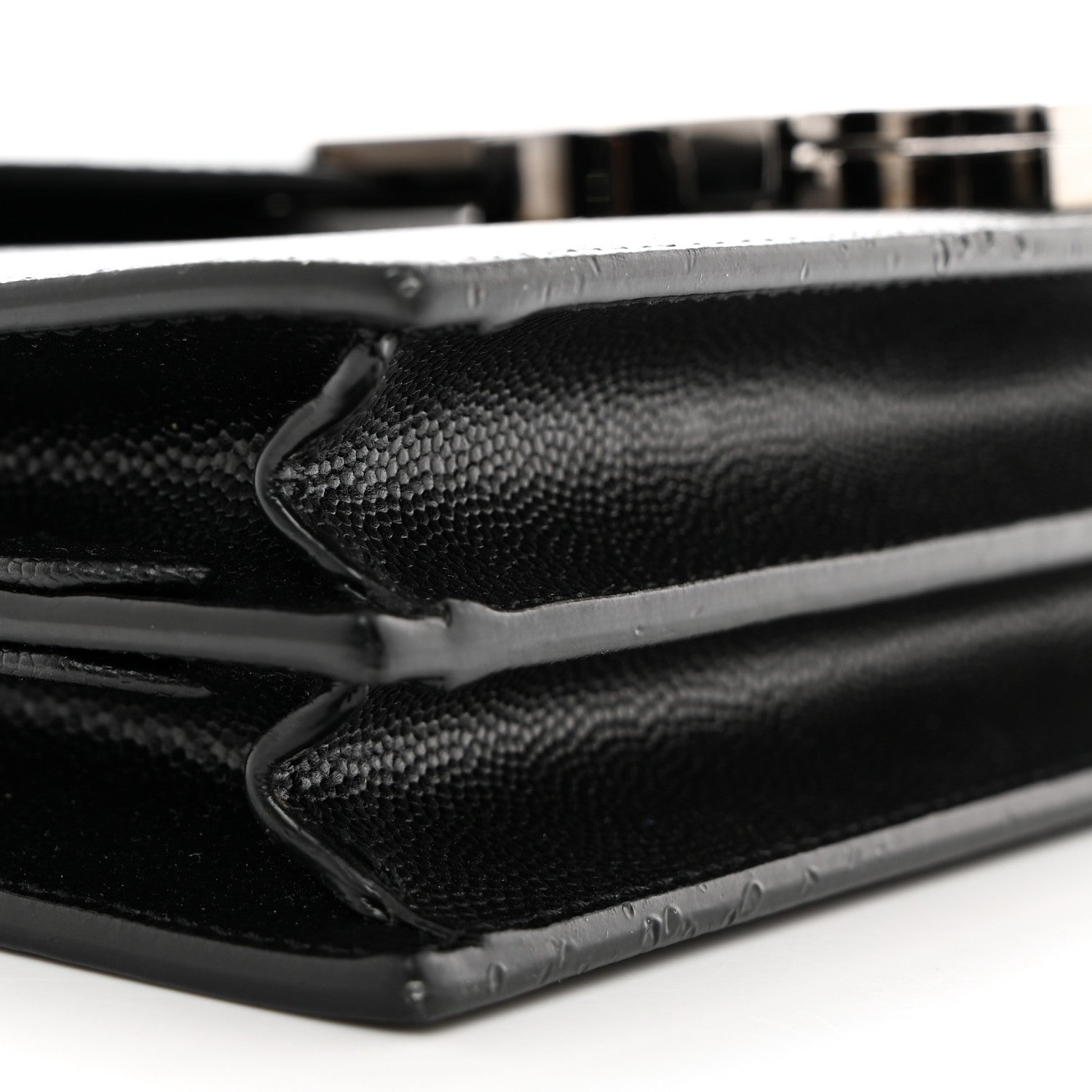 Saint Laurent Grain De Poudre Monogram Cassandra Clasp Bag Black 9 of 10