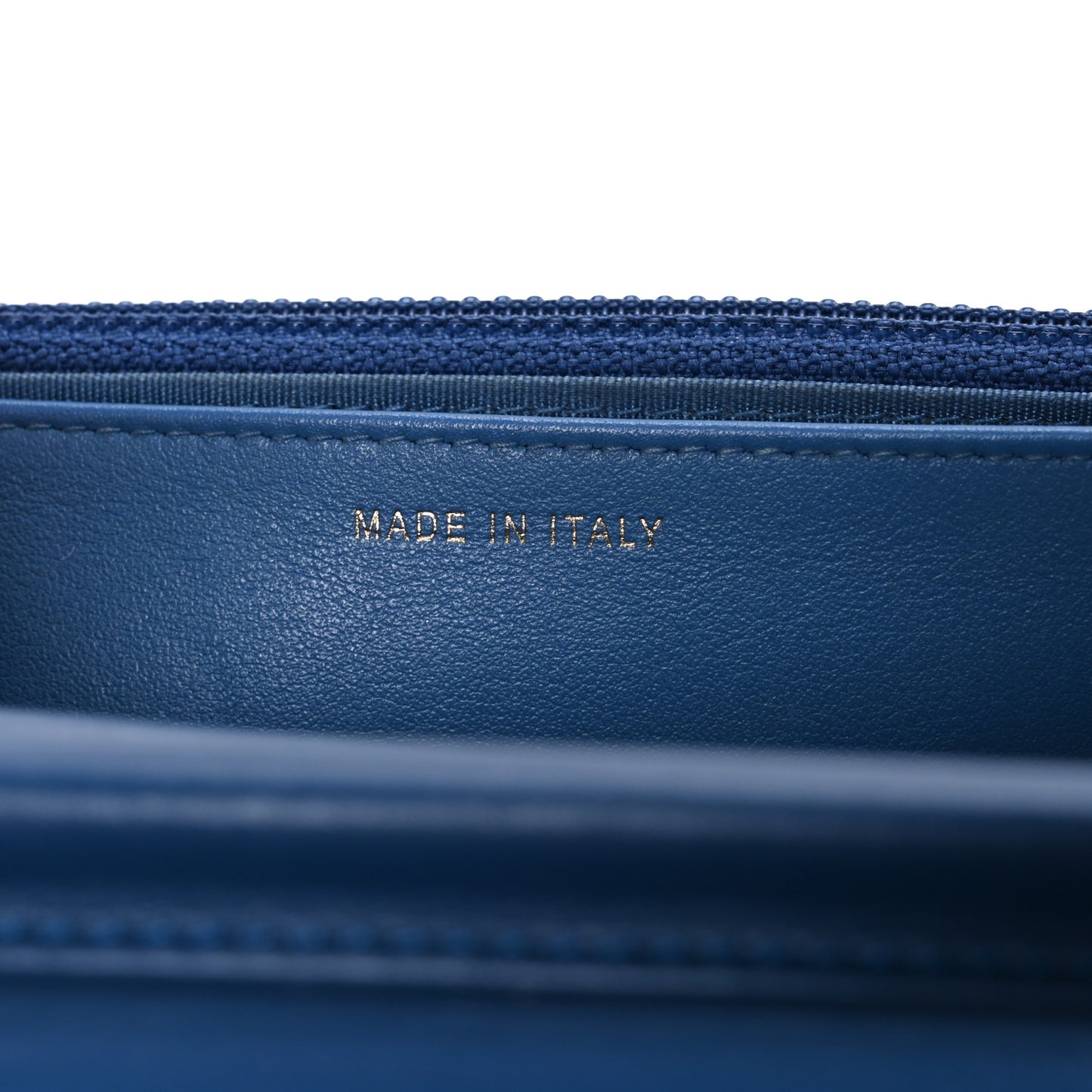 Caviar Quilted CC Filigree Wallet On Chain WOC Blue