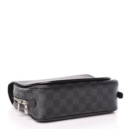 Louis Vuitton Damier Graphite Hanging Toiletry Kit 4 of 12