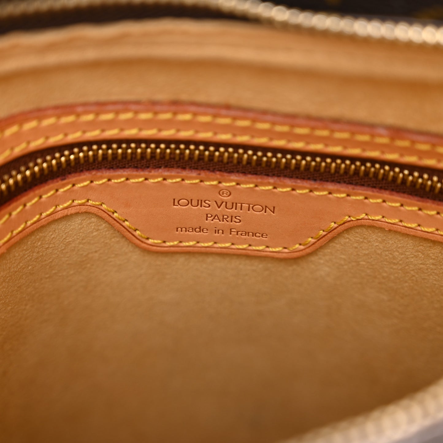 LOUIS VUITTON Monogram Looping MM