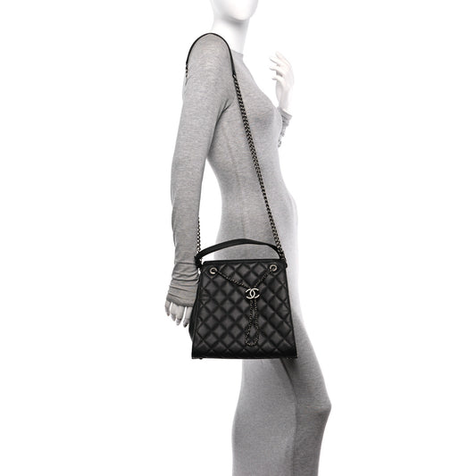 Caviar Quilted Medium CC Bucket Bag Black