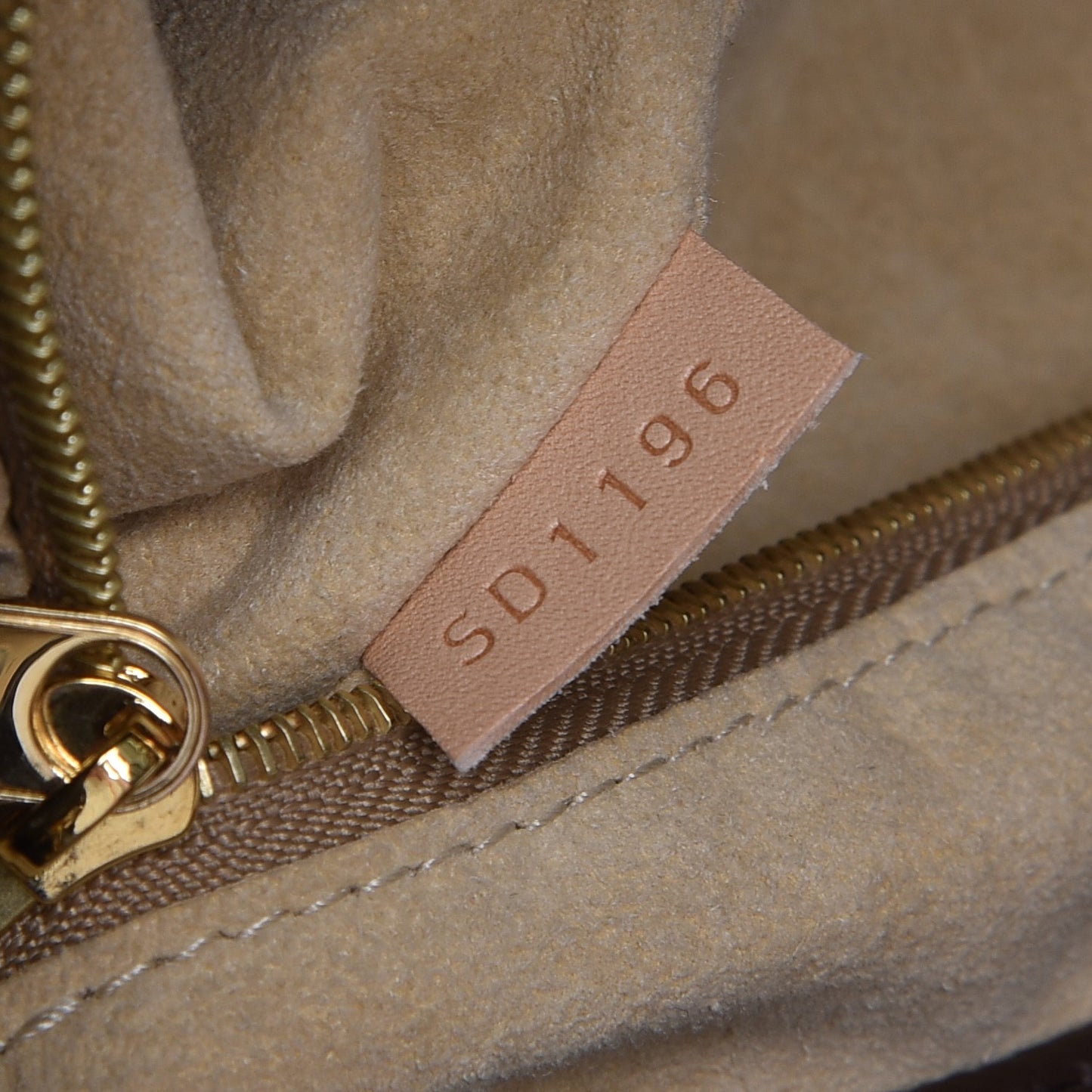 Monogram Artsy MM