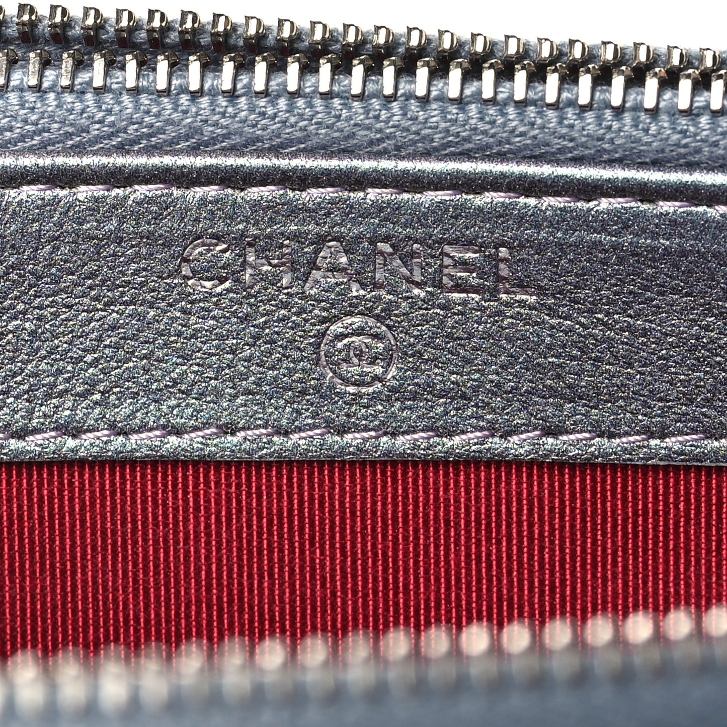 Iridescent Lambskin Calfskin Quilted Small Gabrielle Clutch With Chain Light Purple