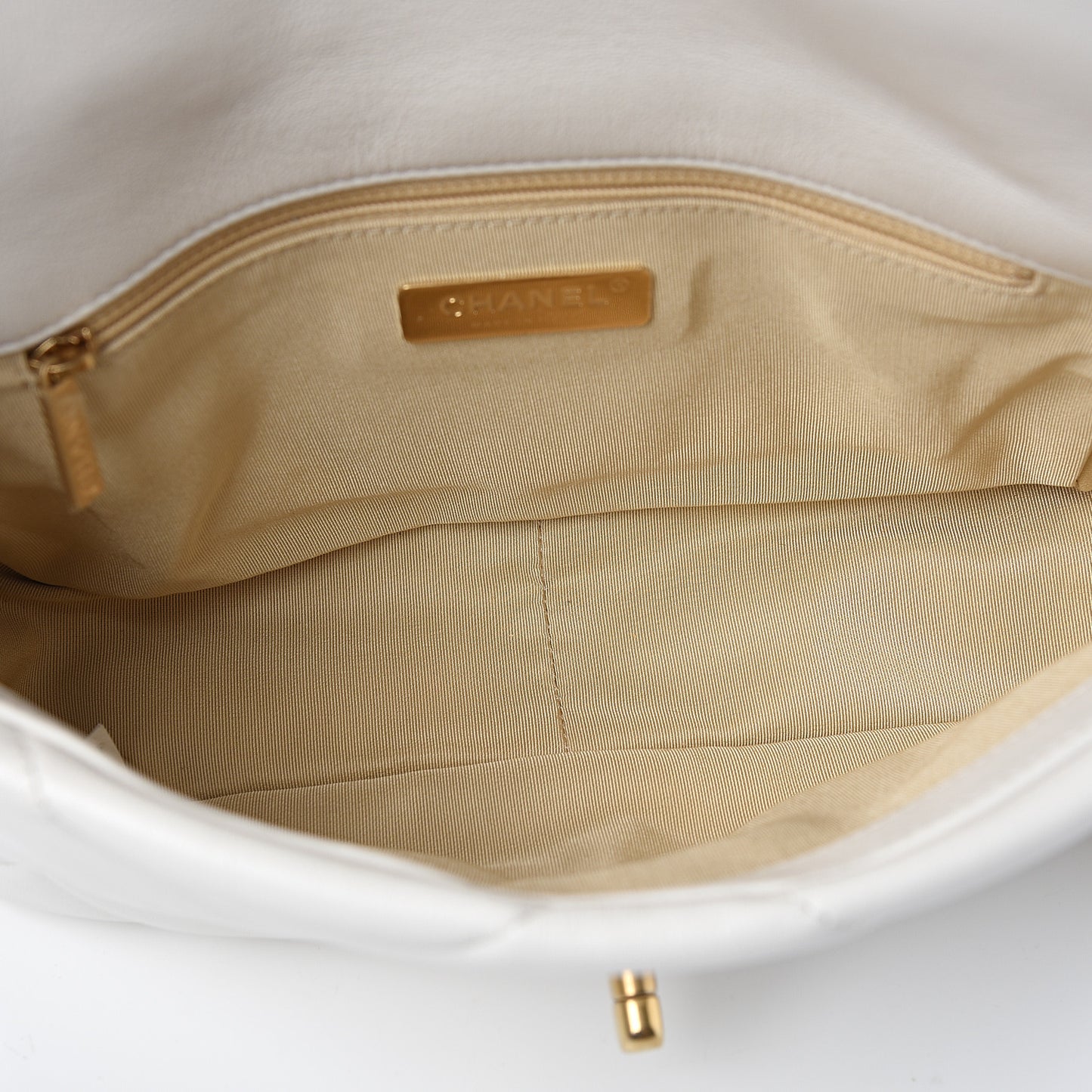 Goatskin Quilted Medium 19 Flap White