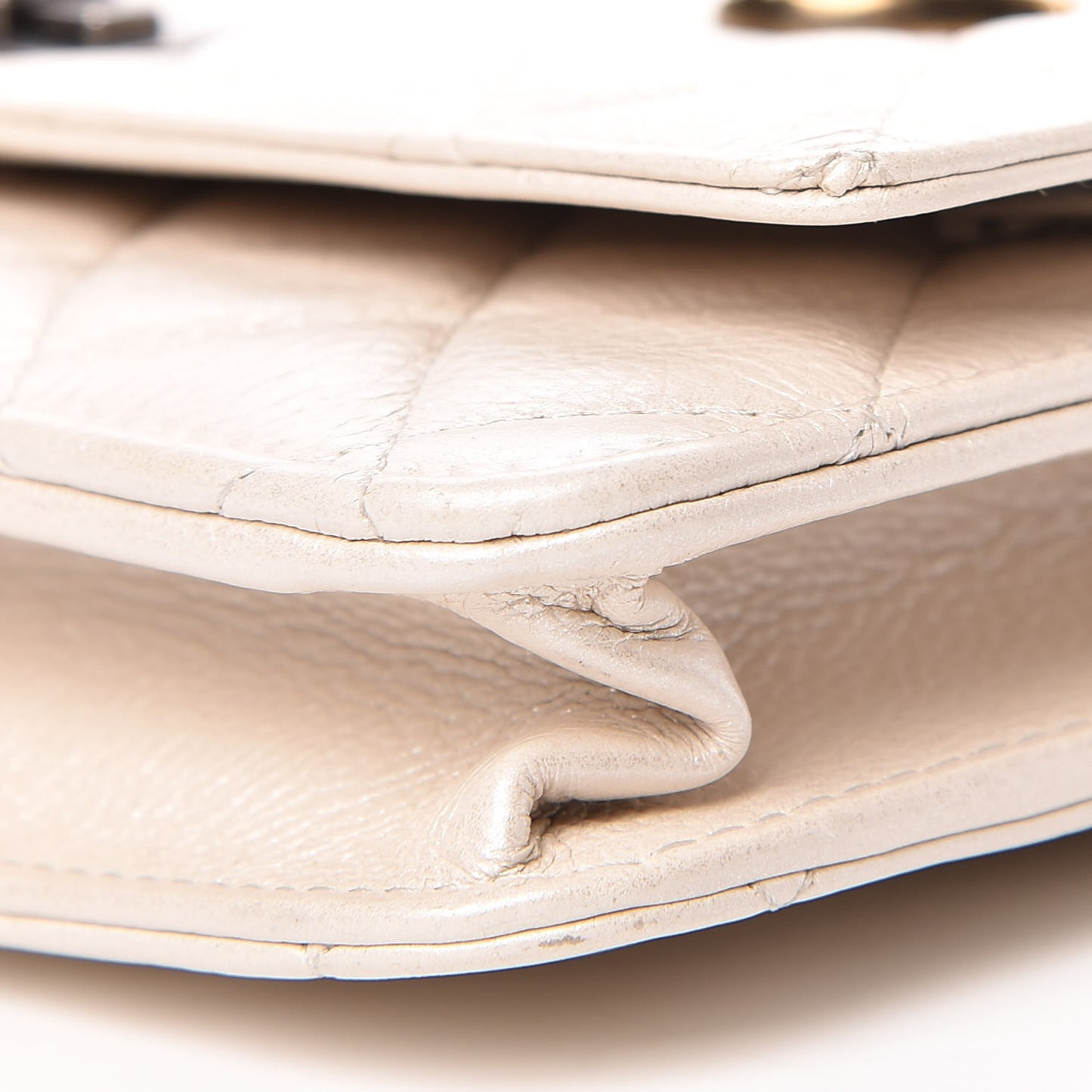 Metallic Calfskin Lucky Charms Casino 2.55 Reissue Wallet On Chain WOC Ivory