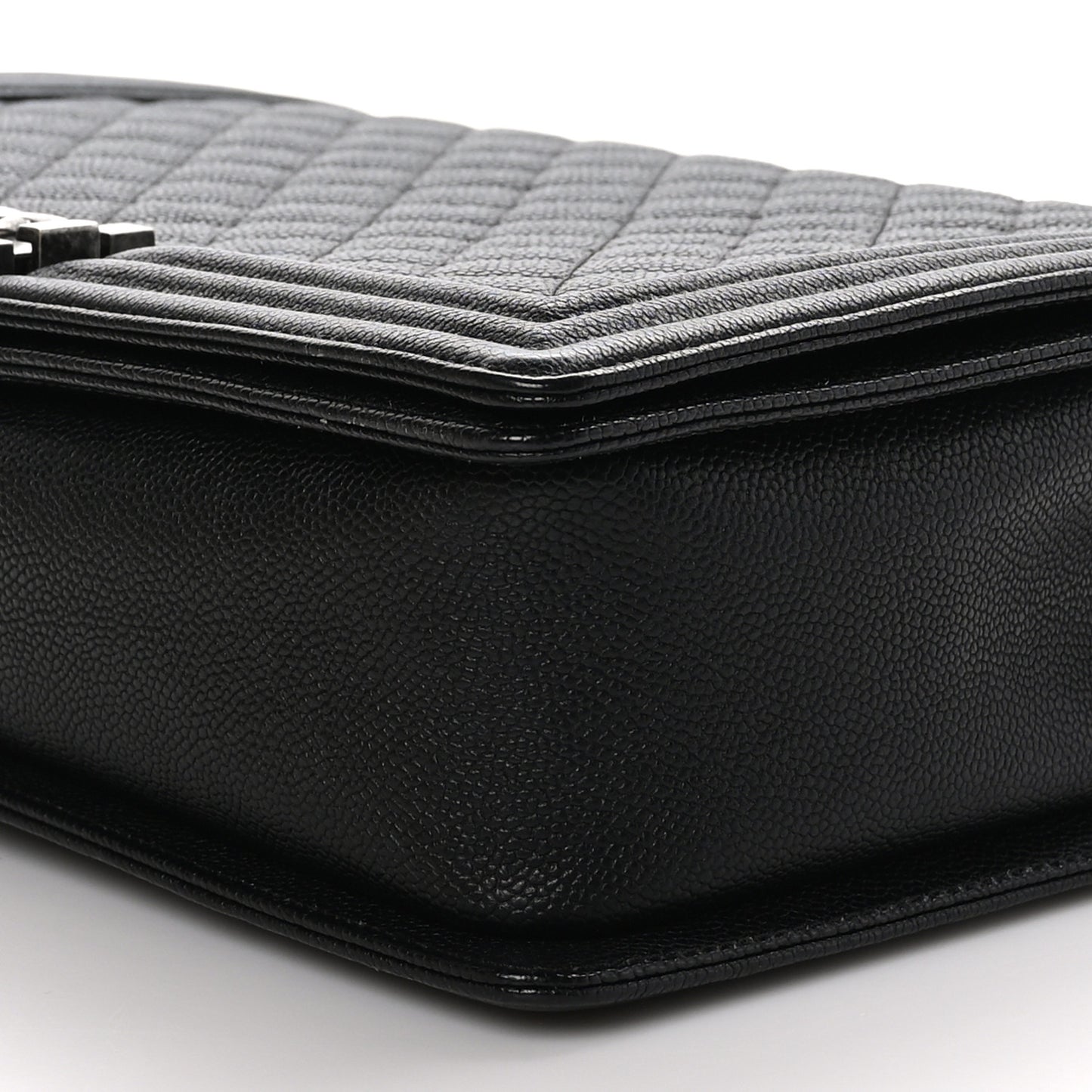 Caviar Quilted Large Boy Flap Black