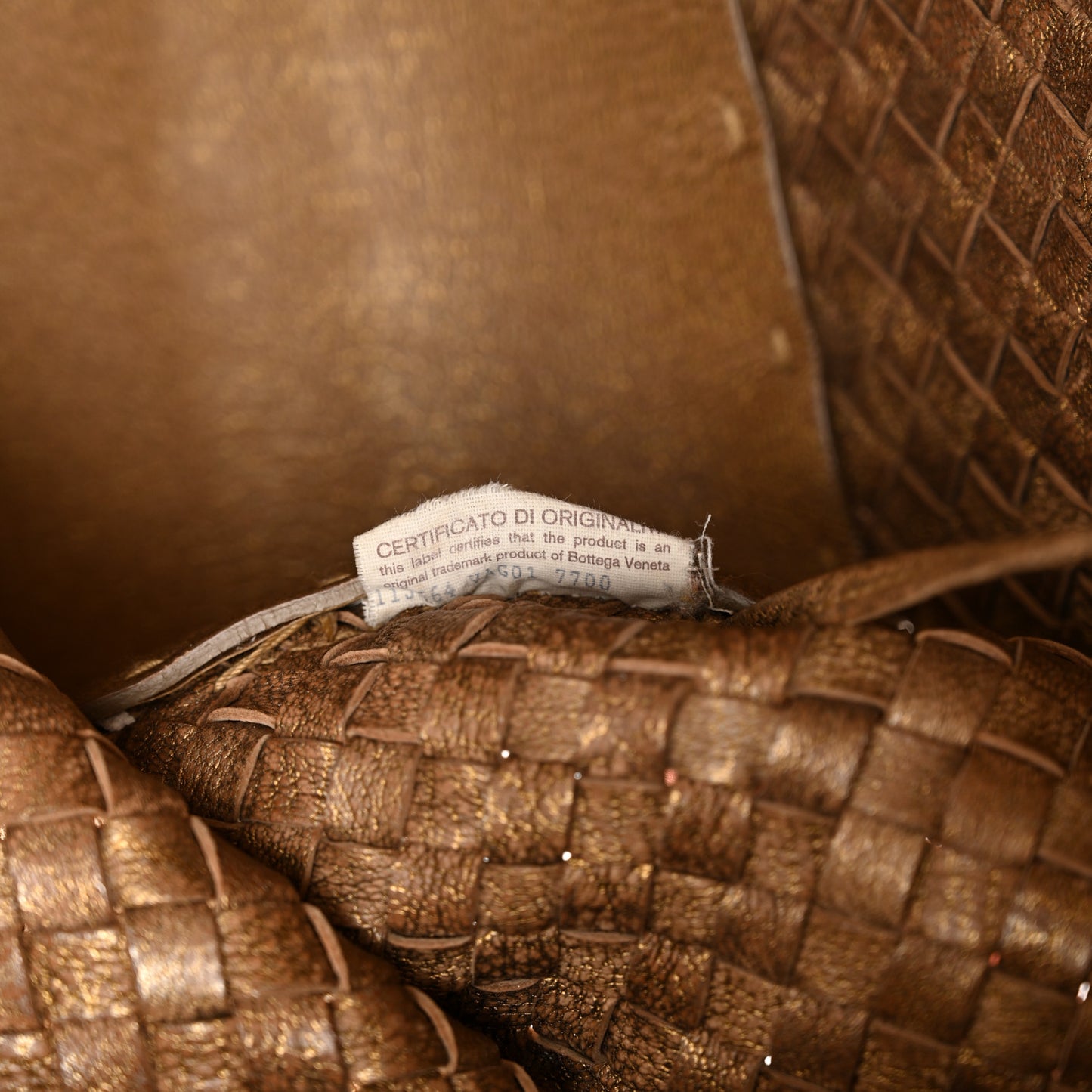Metallic Chevre Intrecciato Medium Cabat Ottone