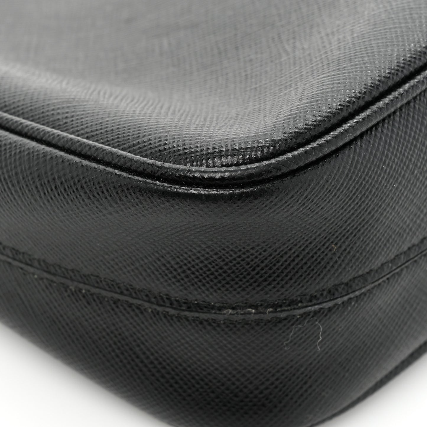 Saffiano Lux Re-Edition 2005 Shoulder Bag Black