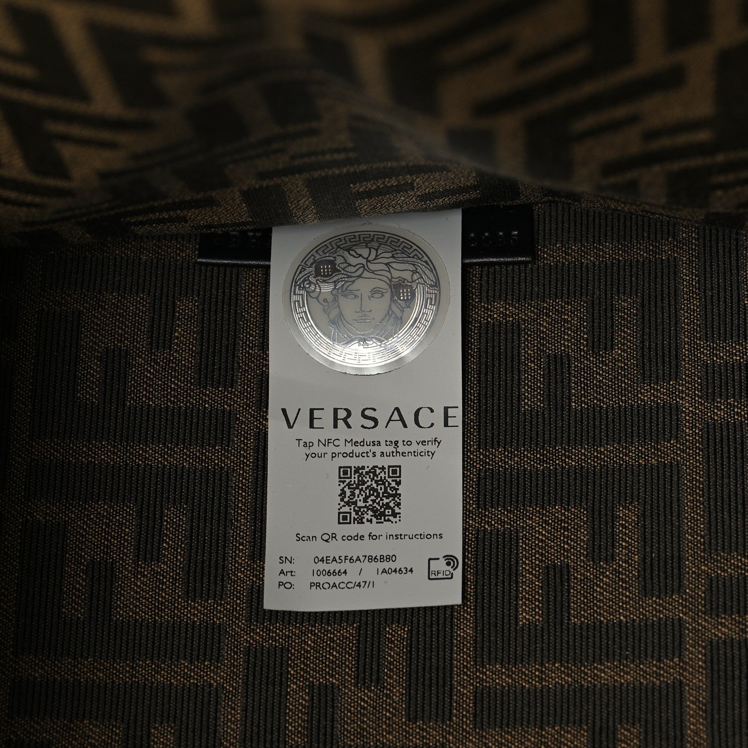 Fendi X VERSACE Canvas Printed Plexiglass Fendace FF Baroque XL Fendi Sunshine Shopper Tote Gold 7 of 12