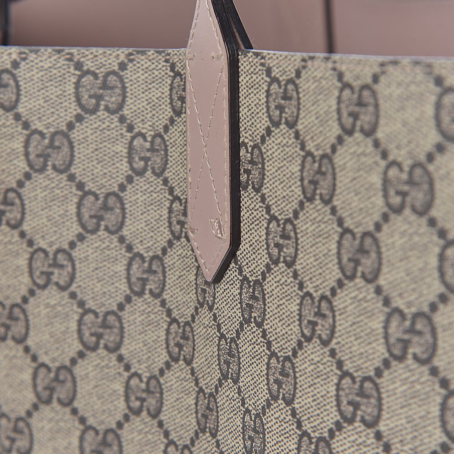 GG Supreme Monogram Medium Reversible Tote Beige Dark Cipria