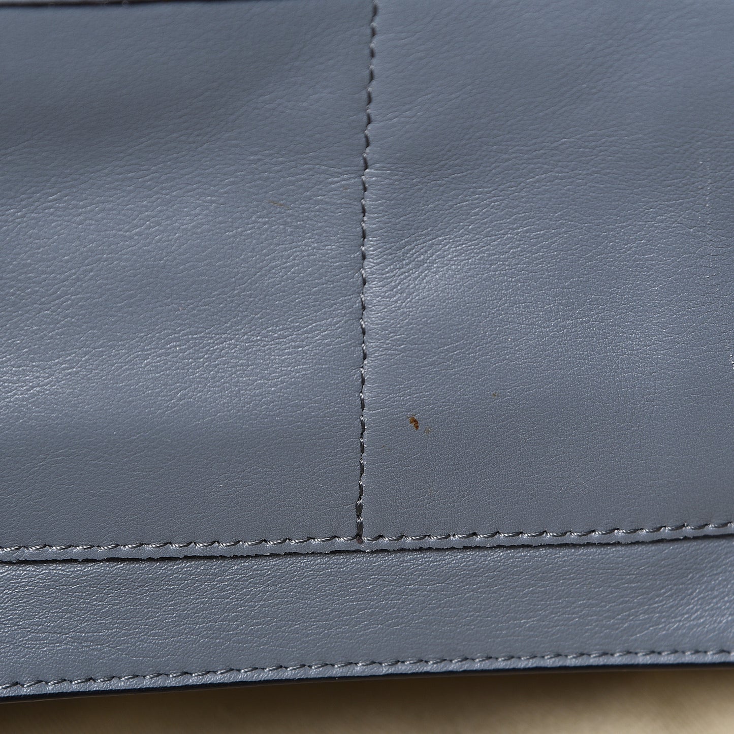 Vitello Medium Rockstud Tote Stone