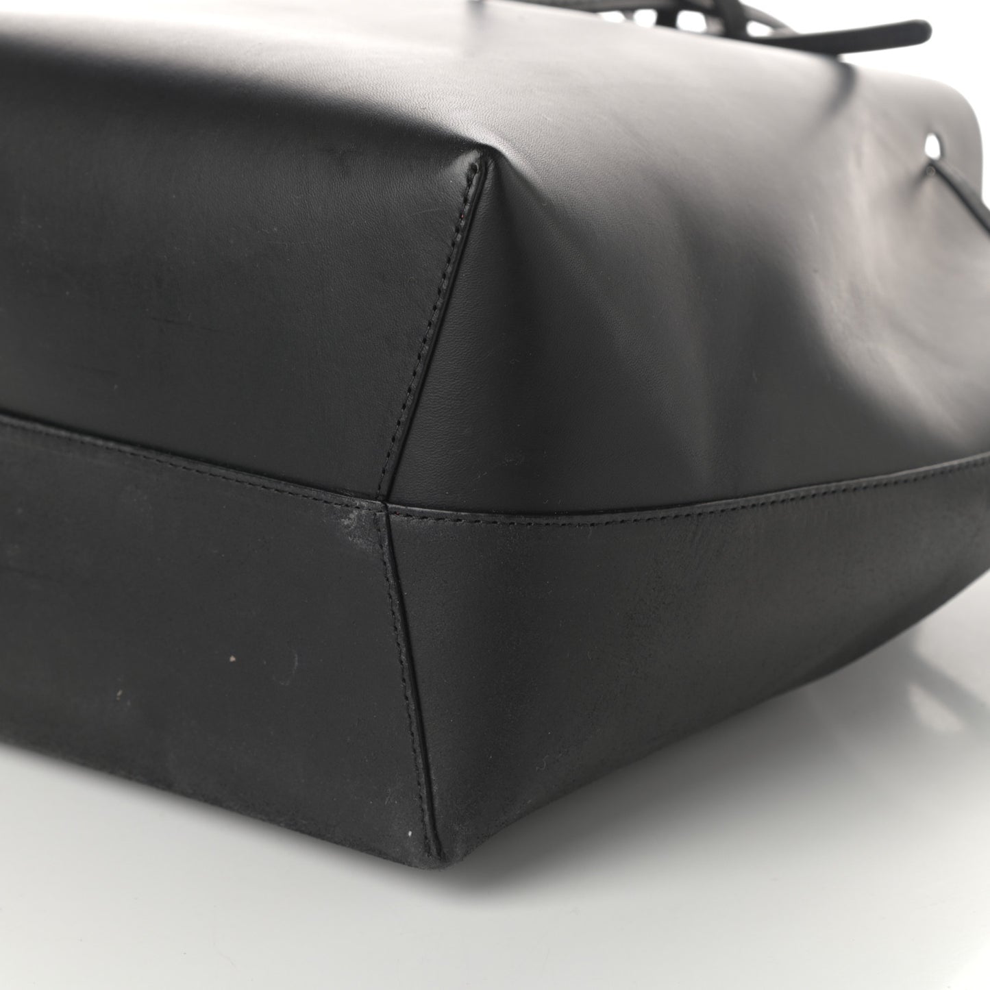Vegetable Tanned Calfskin Bucket Bag Black Flamma