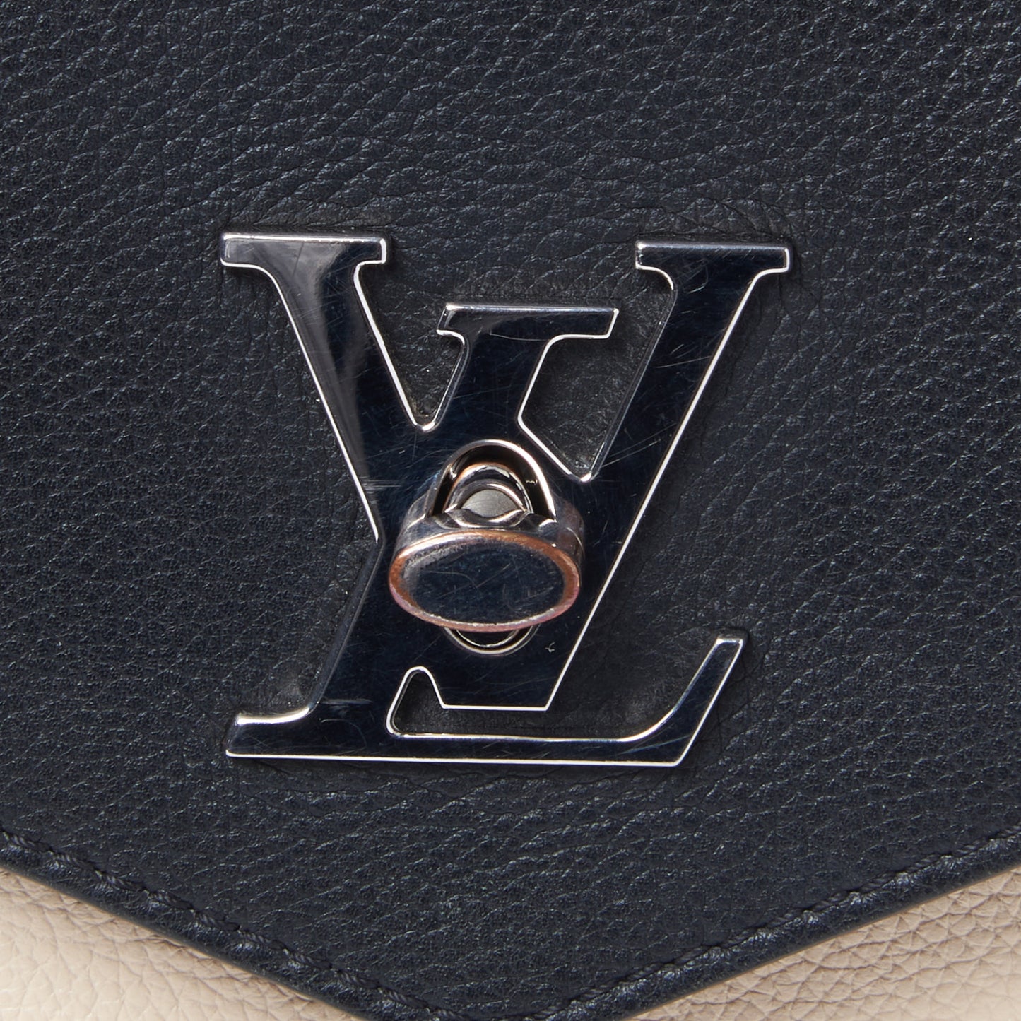 Soft Calfskin My Lockme Top Handle Vanille Black