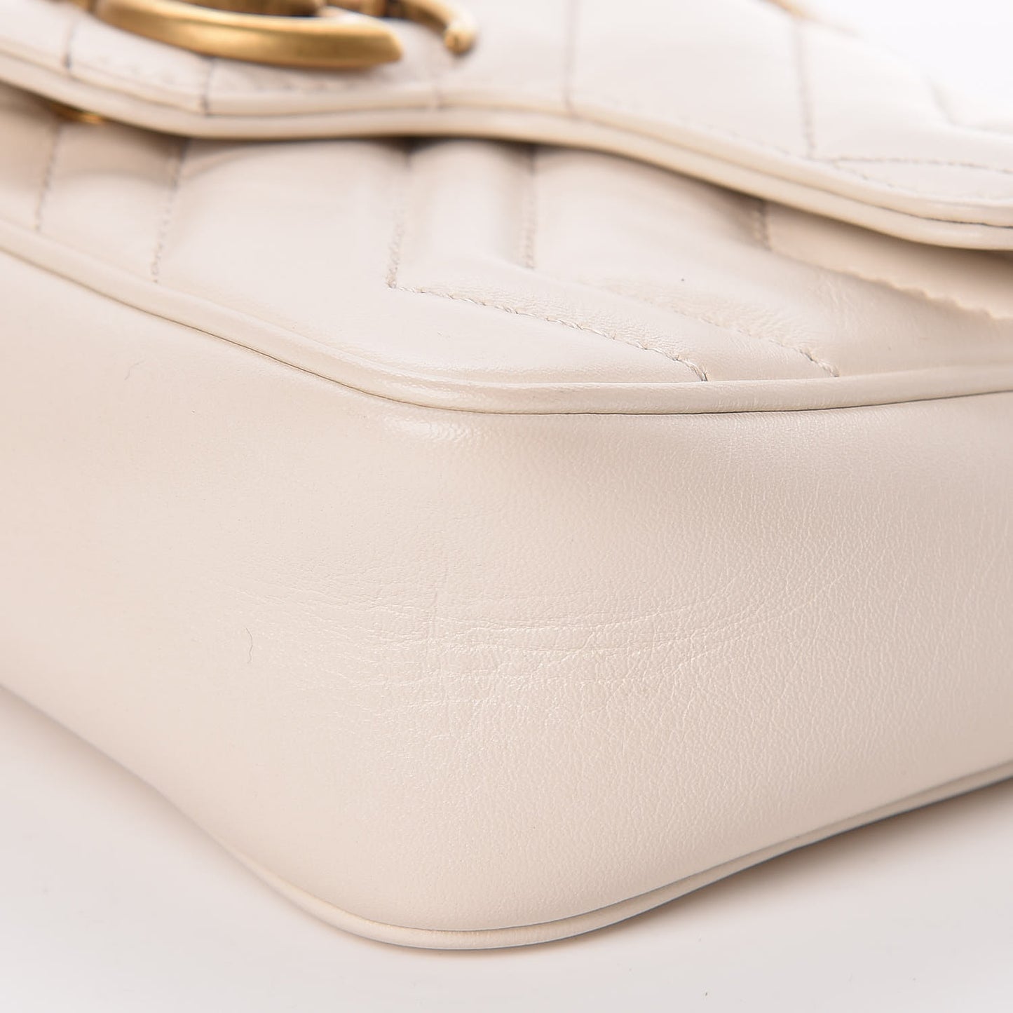 Calfskin Matelasse Super Mini GG Marmont Shoulder Bag White
