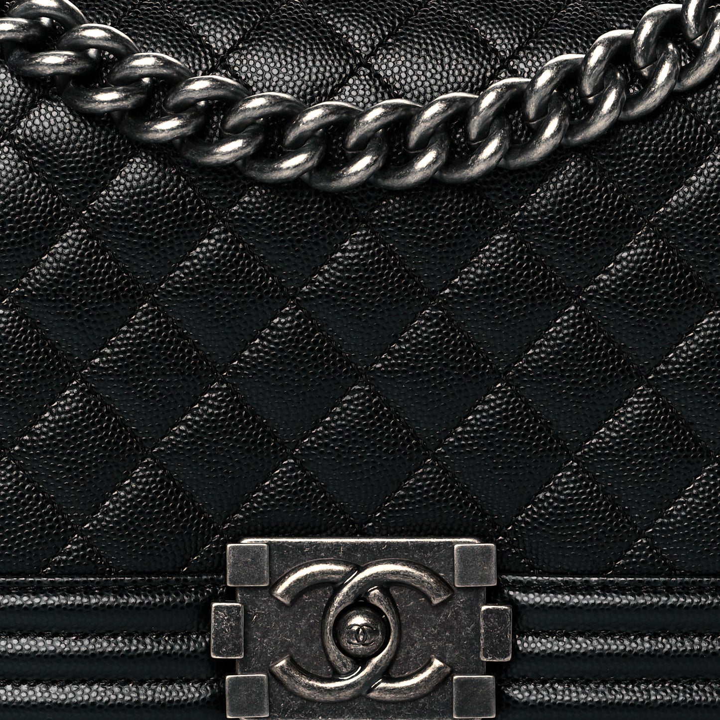Caviar Quilted Medium Boy Flap Black