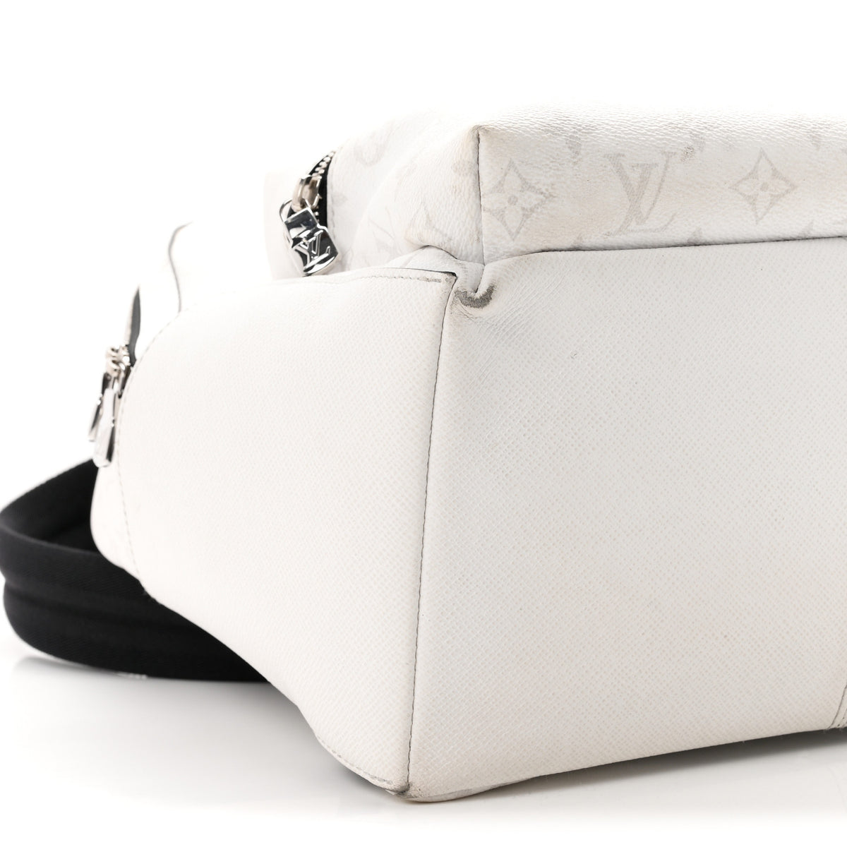 Louis Vuitton Taiga Monogram Discovery Backpack PM White 8 of 9