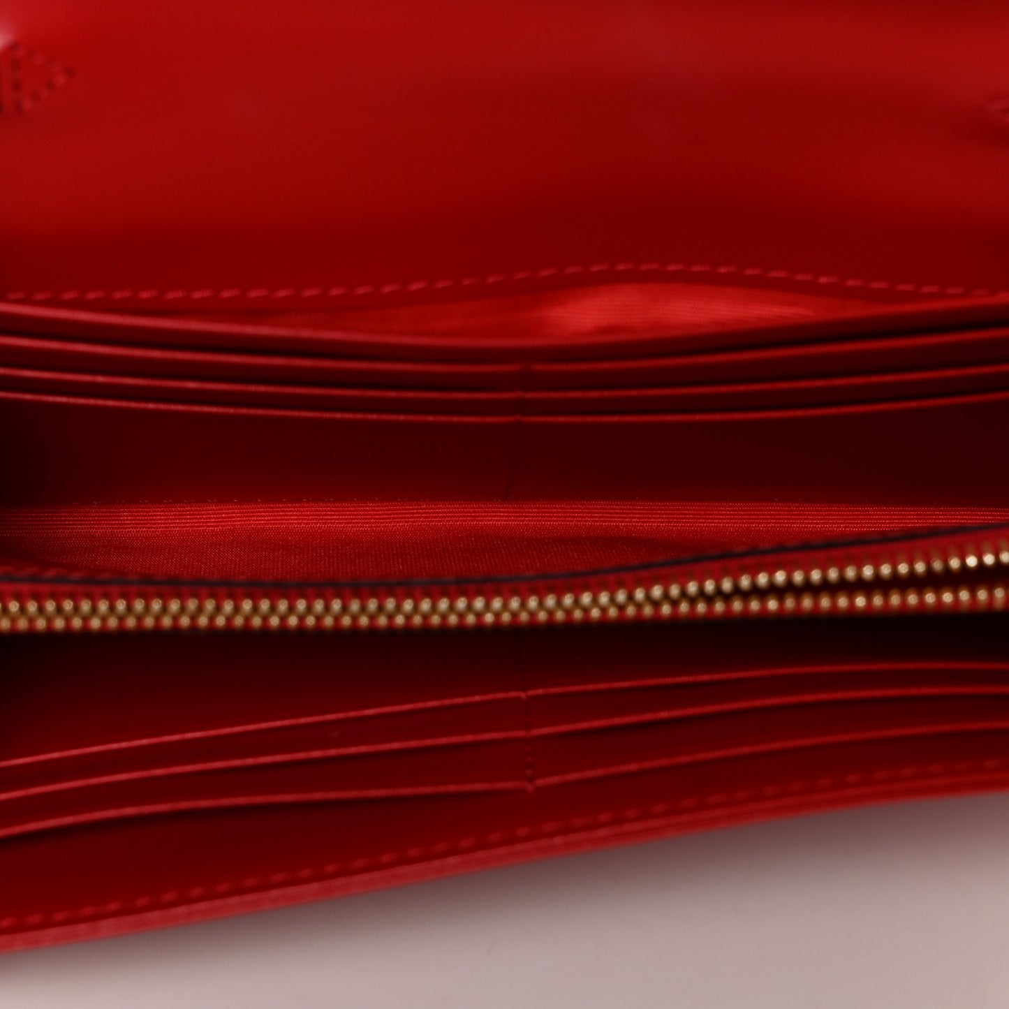 Visetos Patricia Wallet On Chain Ruby Red