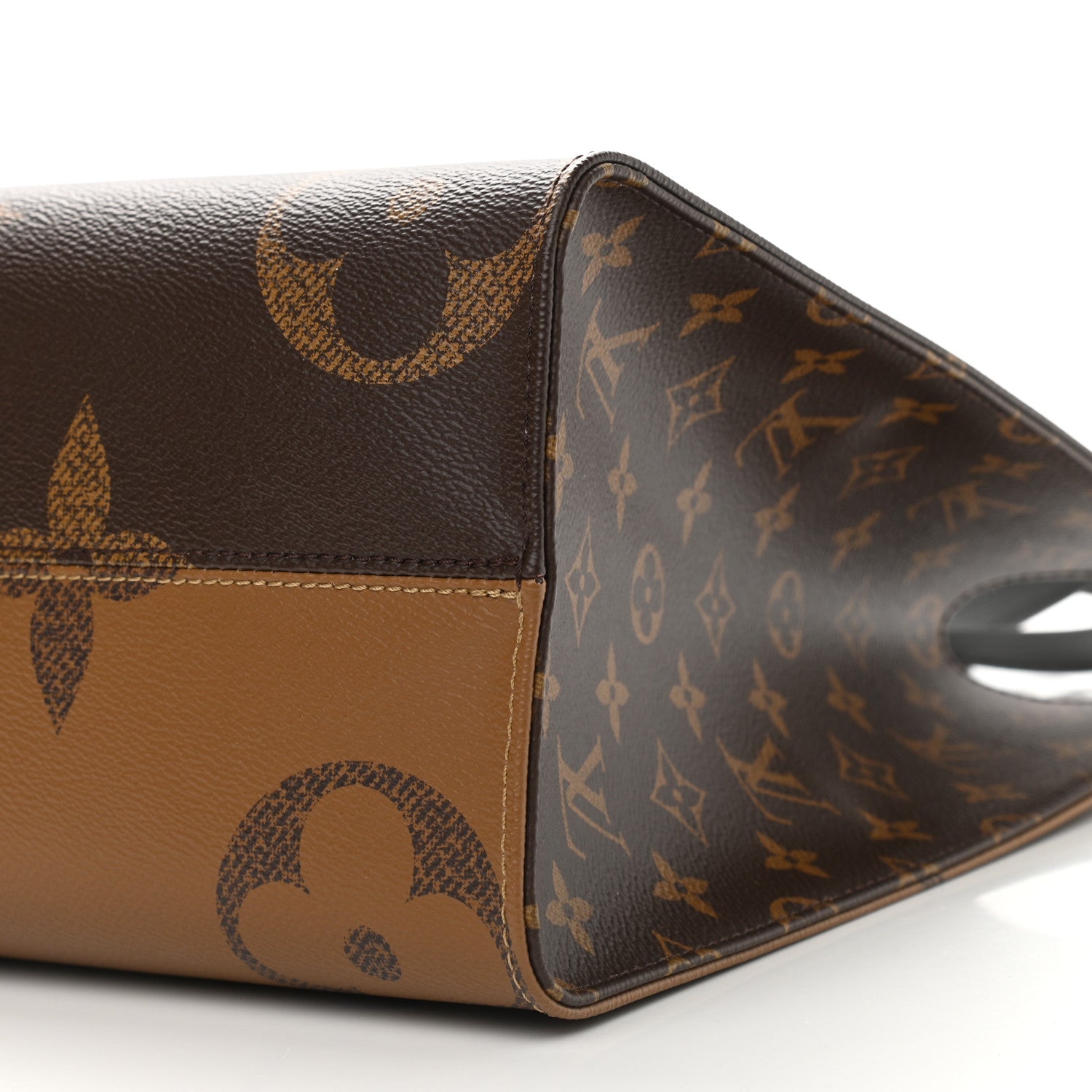 Louis Vuitton Reverse Monogram Giant Onthego MM 7 of 8