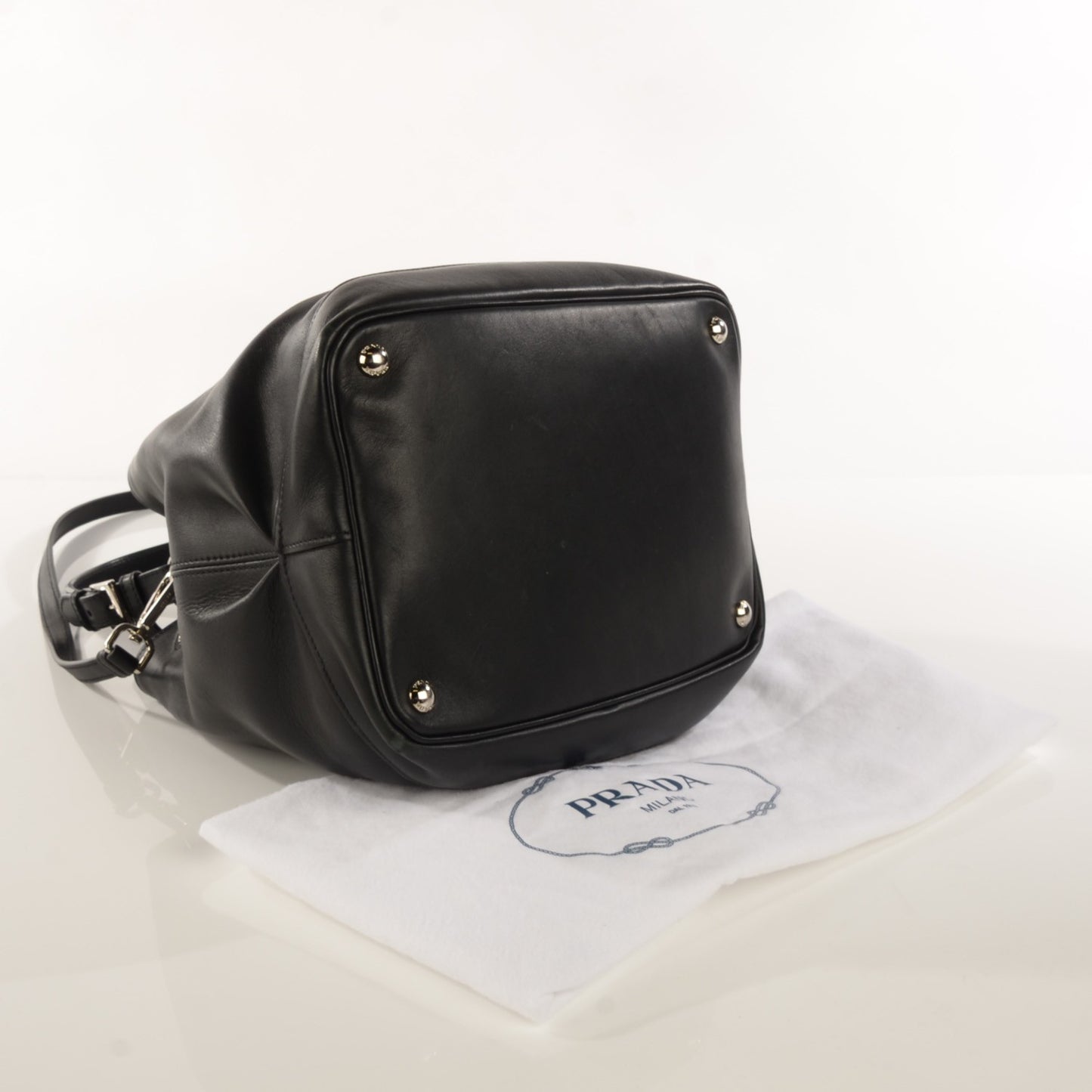 Soft Calf Bucket Bag Nero Black