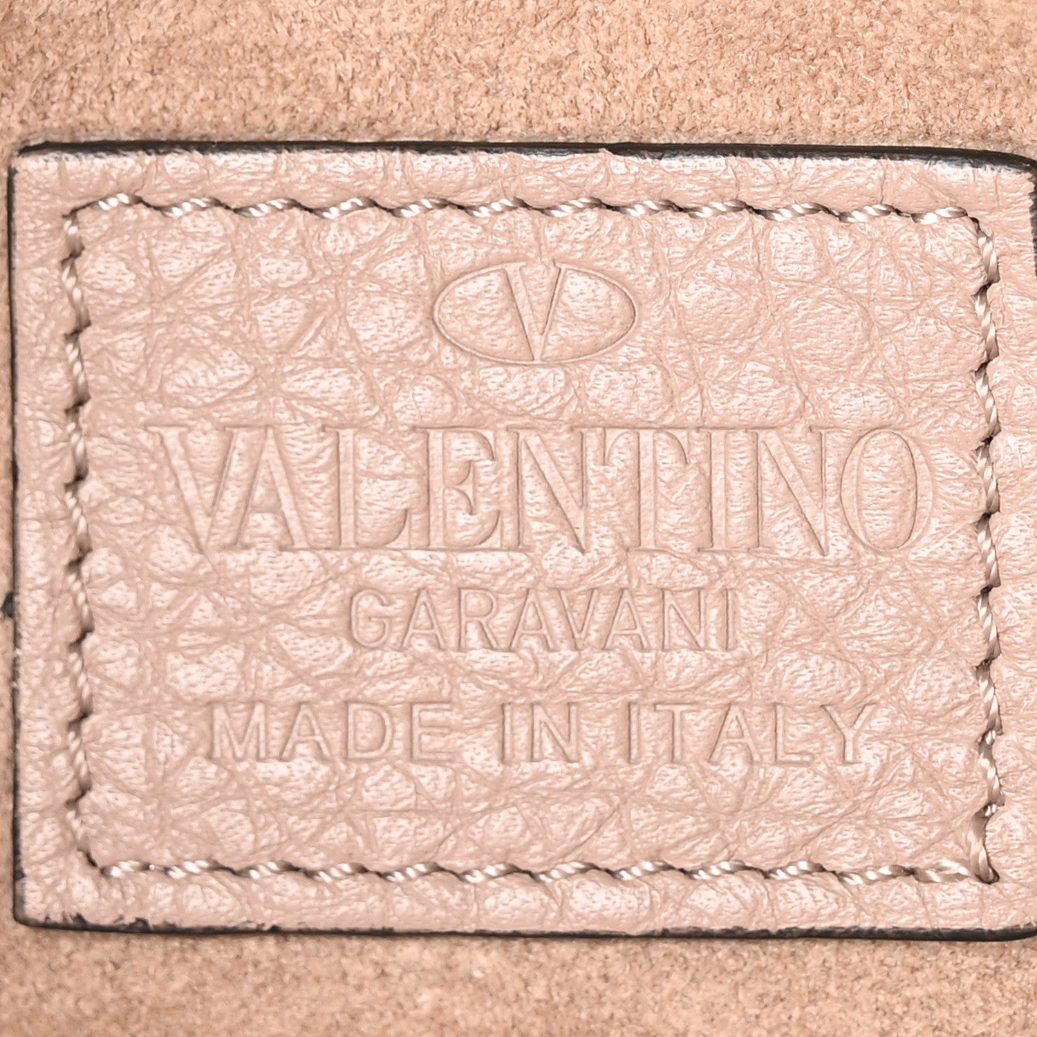 Valentino Garavani Grained Calfskin Rockstud Bucket Bag Poudre 6 of 9