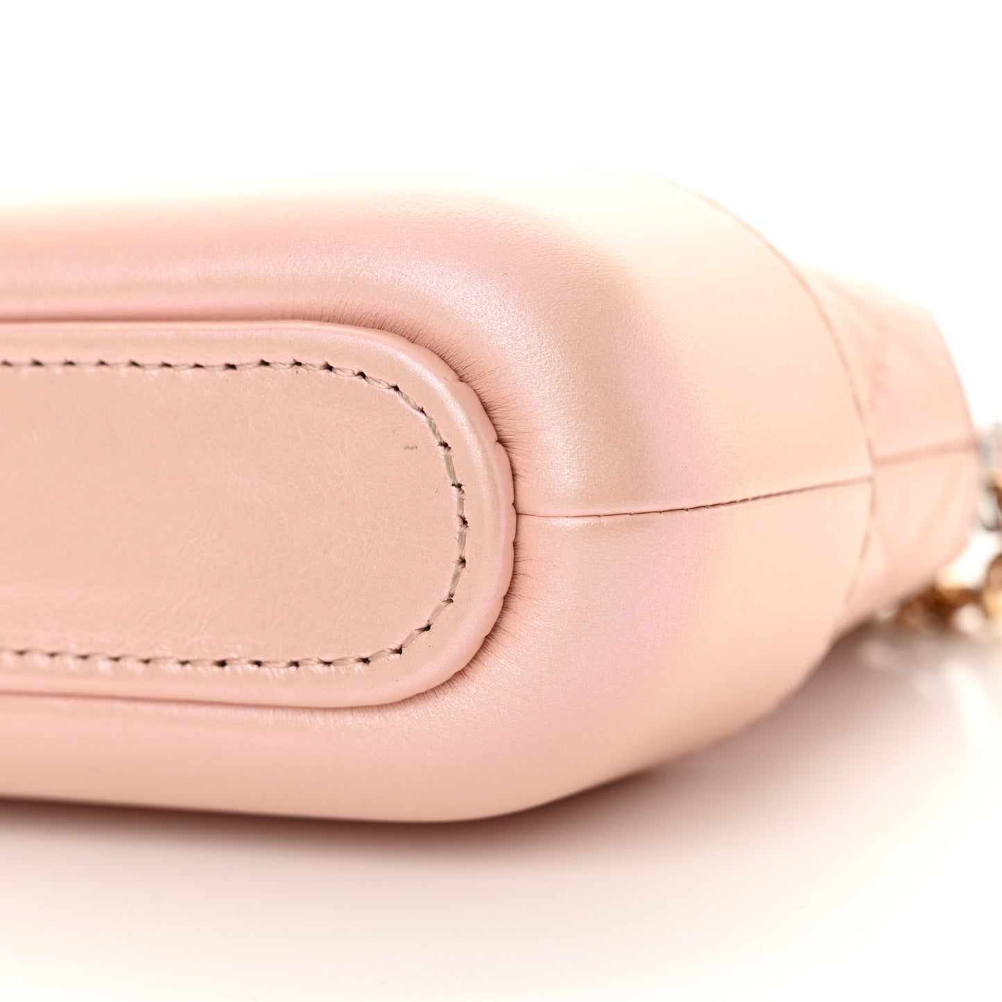 Iridescent Lambskin Calfskin Quilted Small Gabrielle Clutch With Chain Light Pink